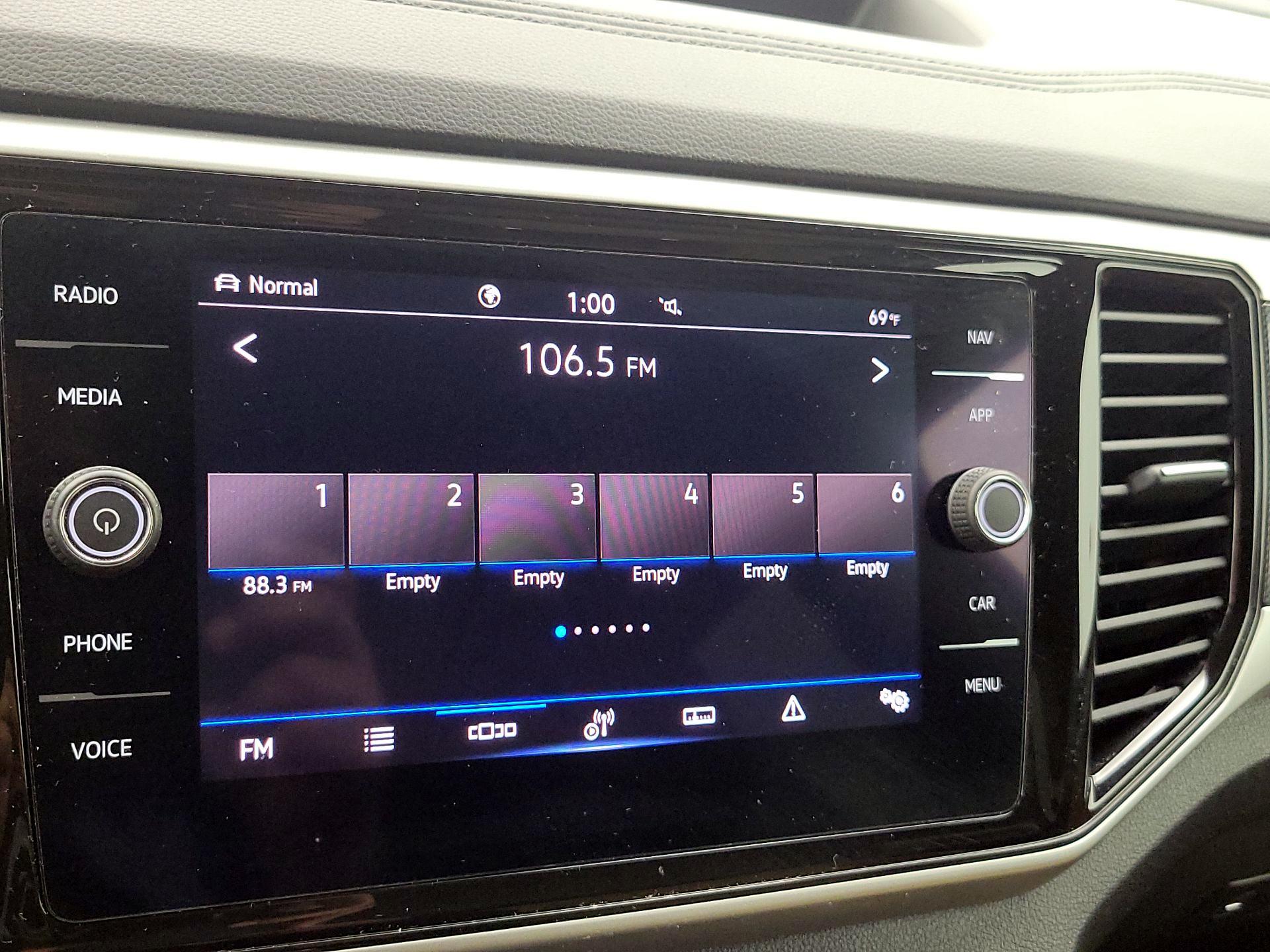 Thumbnail: 2022 Volkswagen Atlas - 15