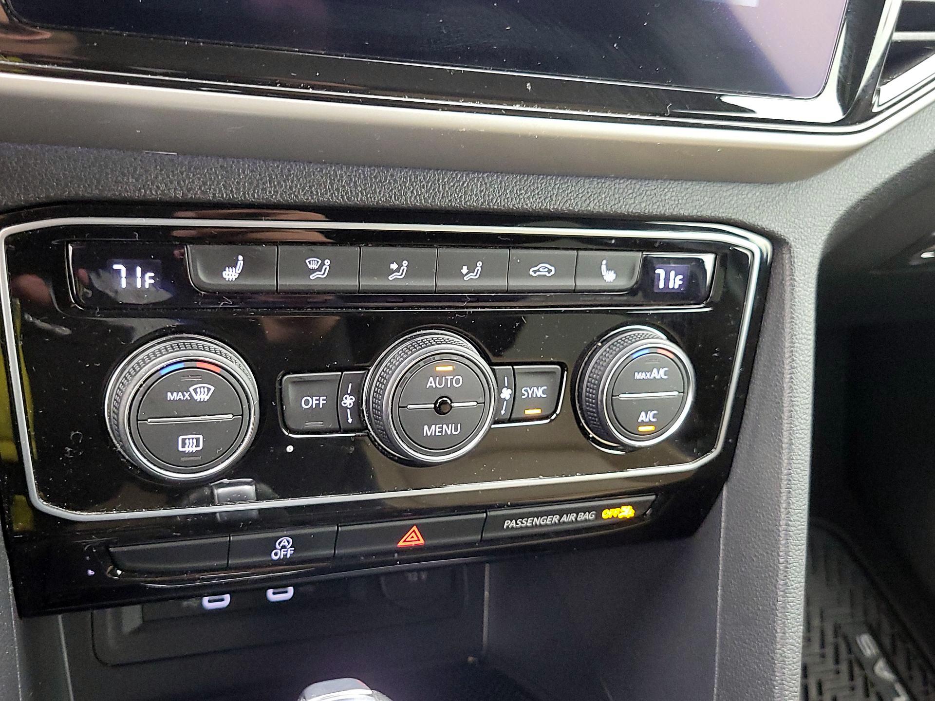 Thumbnail: 2022 Volkswagen Atlas - 16