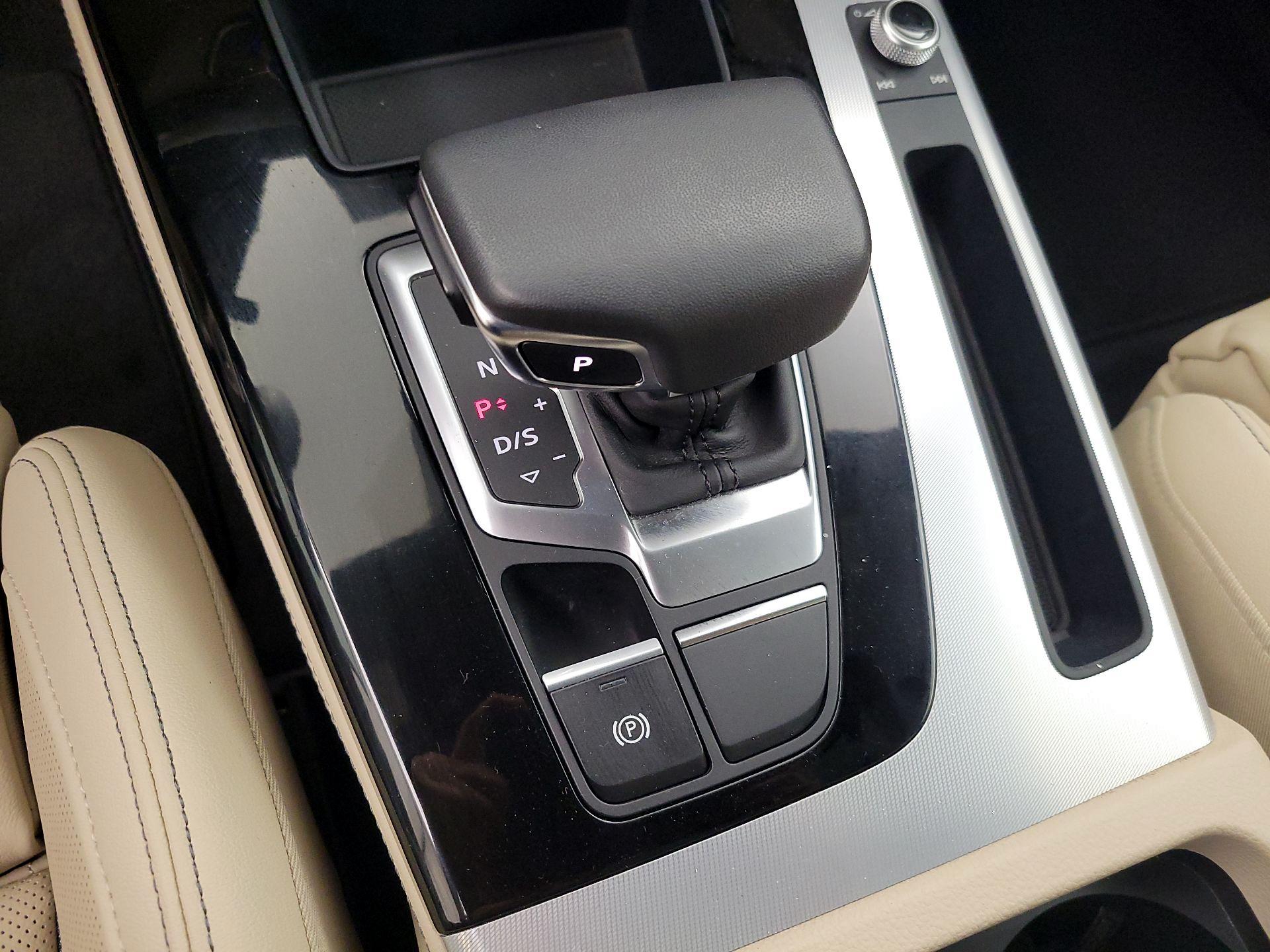 Thumbnail: 2023 Audi Q5 - 17