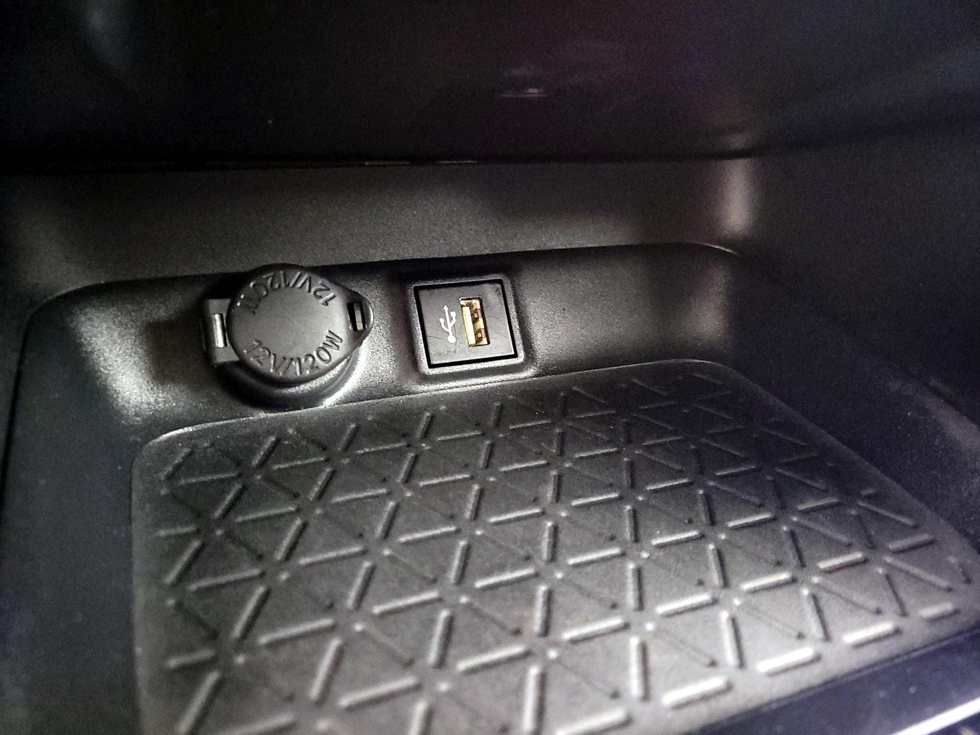 Thumbnail: 2025 Toyota RAV4 - 18