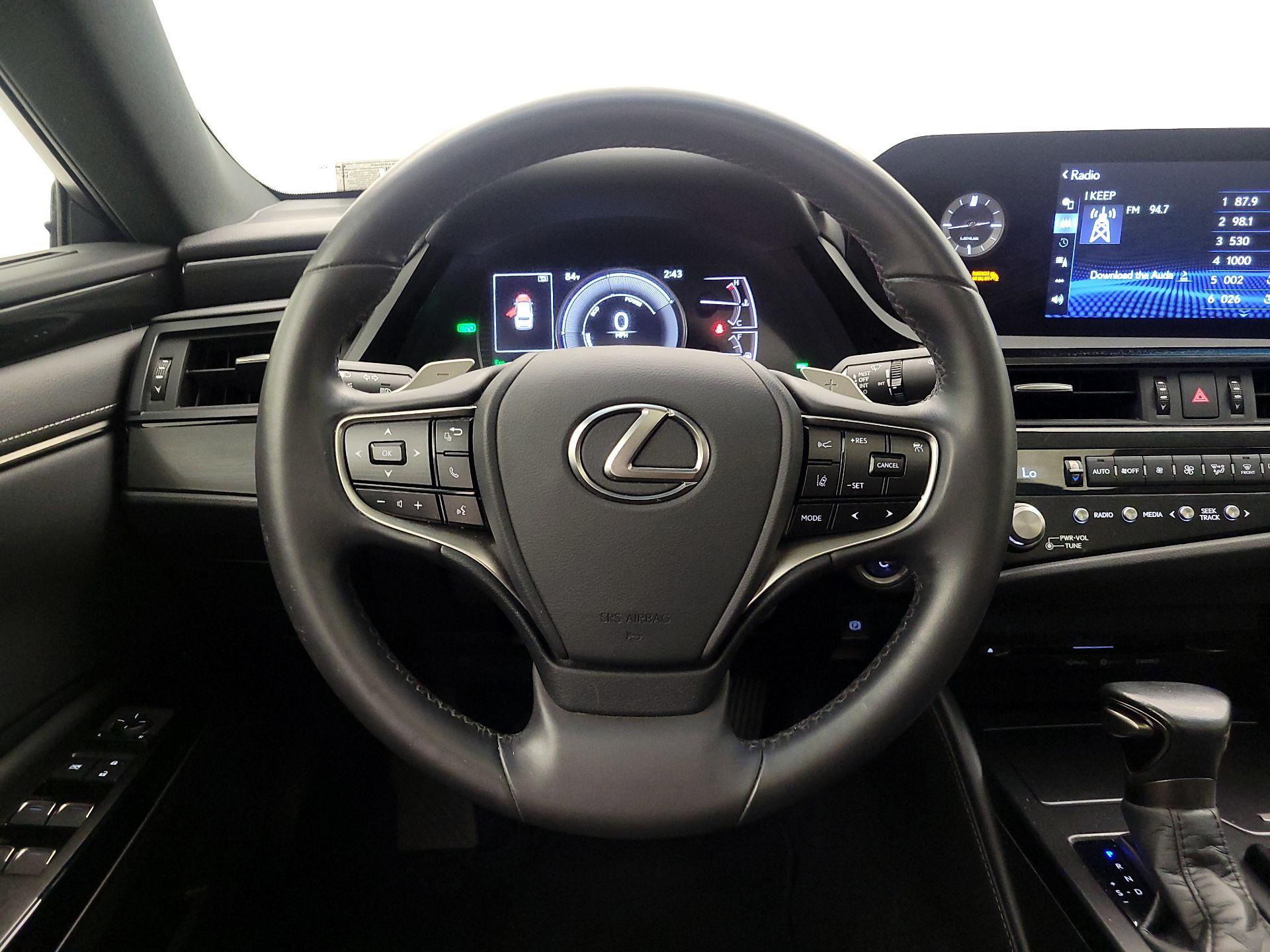 Thumbnail: 2022 Lexus ES - 10