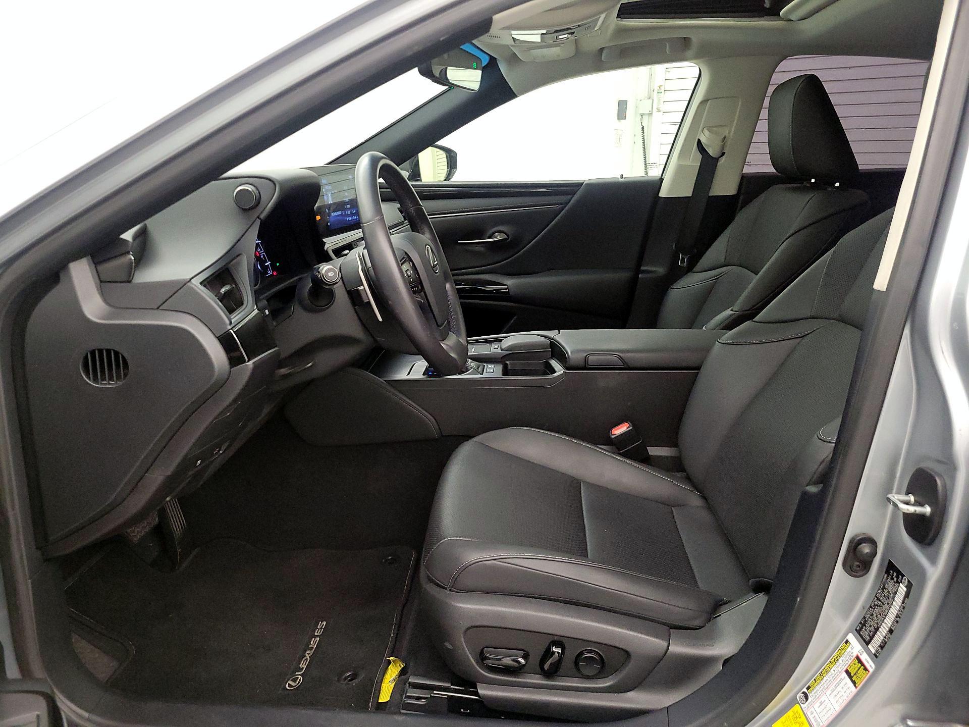 Thumbnail: 2022 Lexus ES - 11