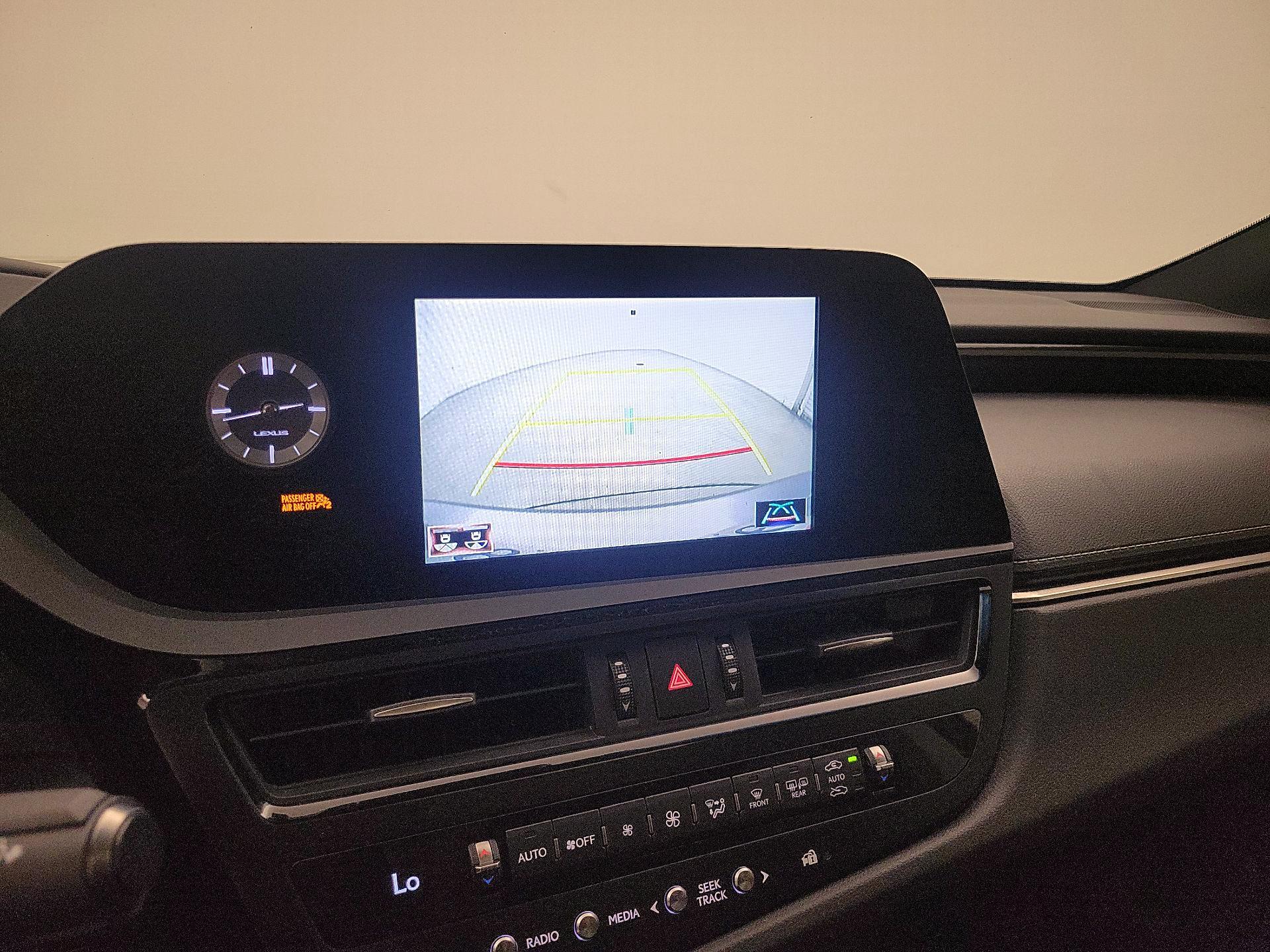 Thumbnail: 2022 Lexus ES - 14