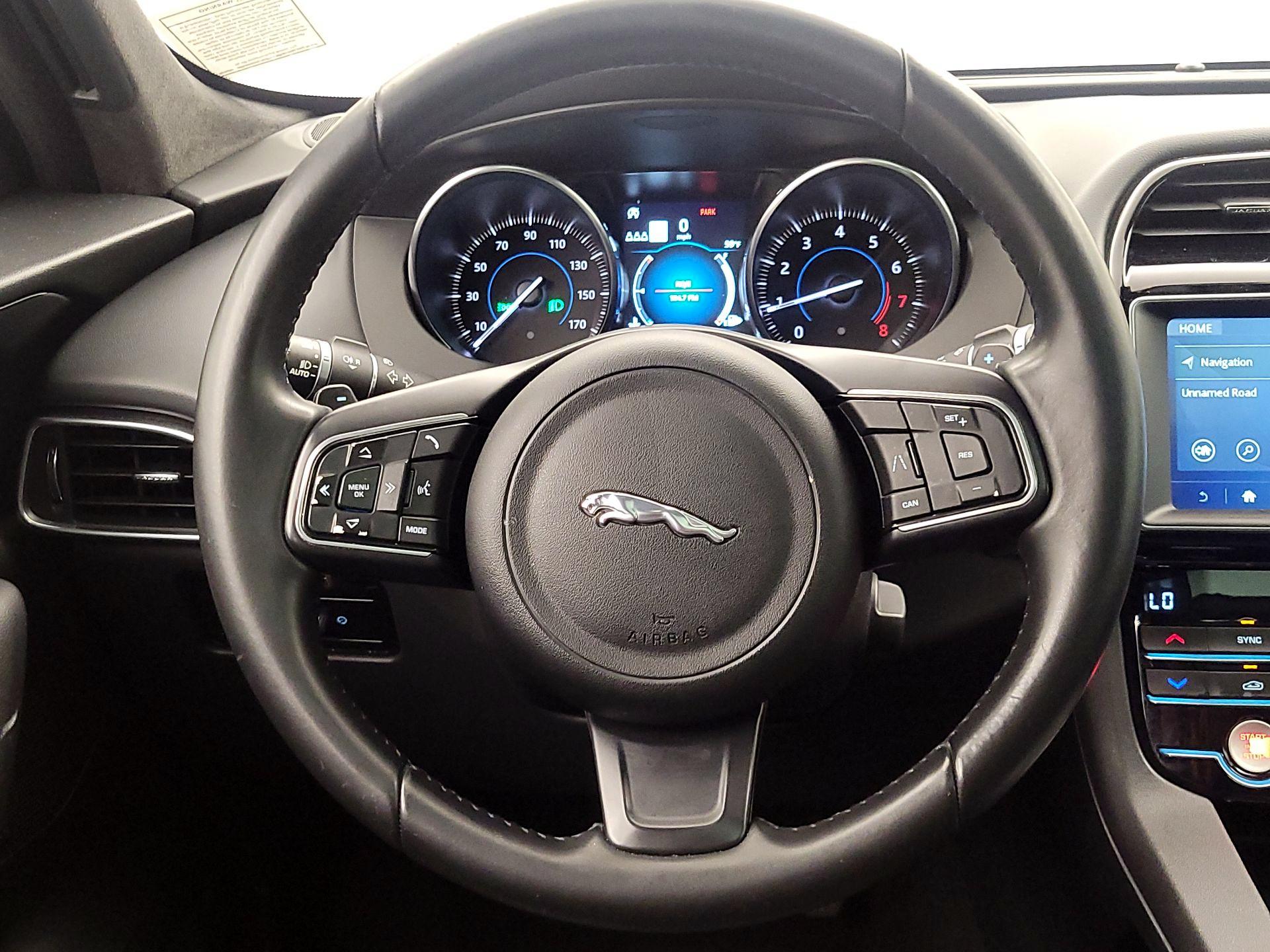 Thumbnail: 2020 Jaguar F-Pace - 10