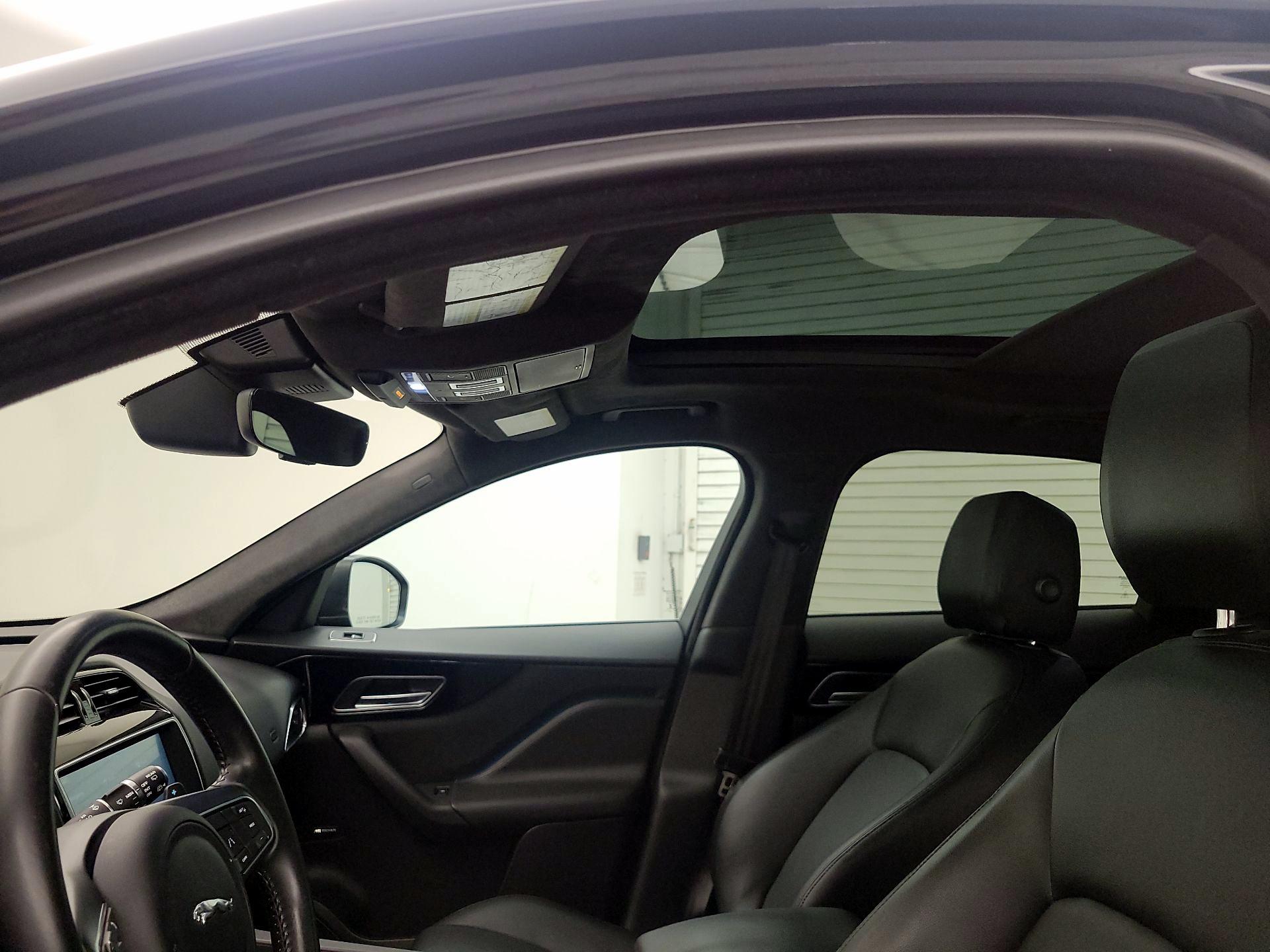 Thumbnail: 2020 Jaguar F-Pace - 19