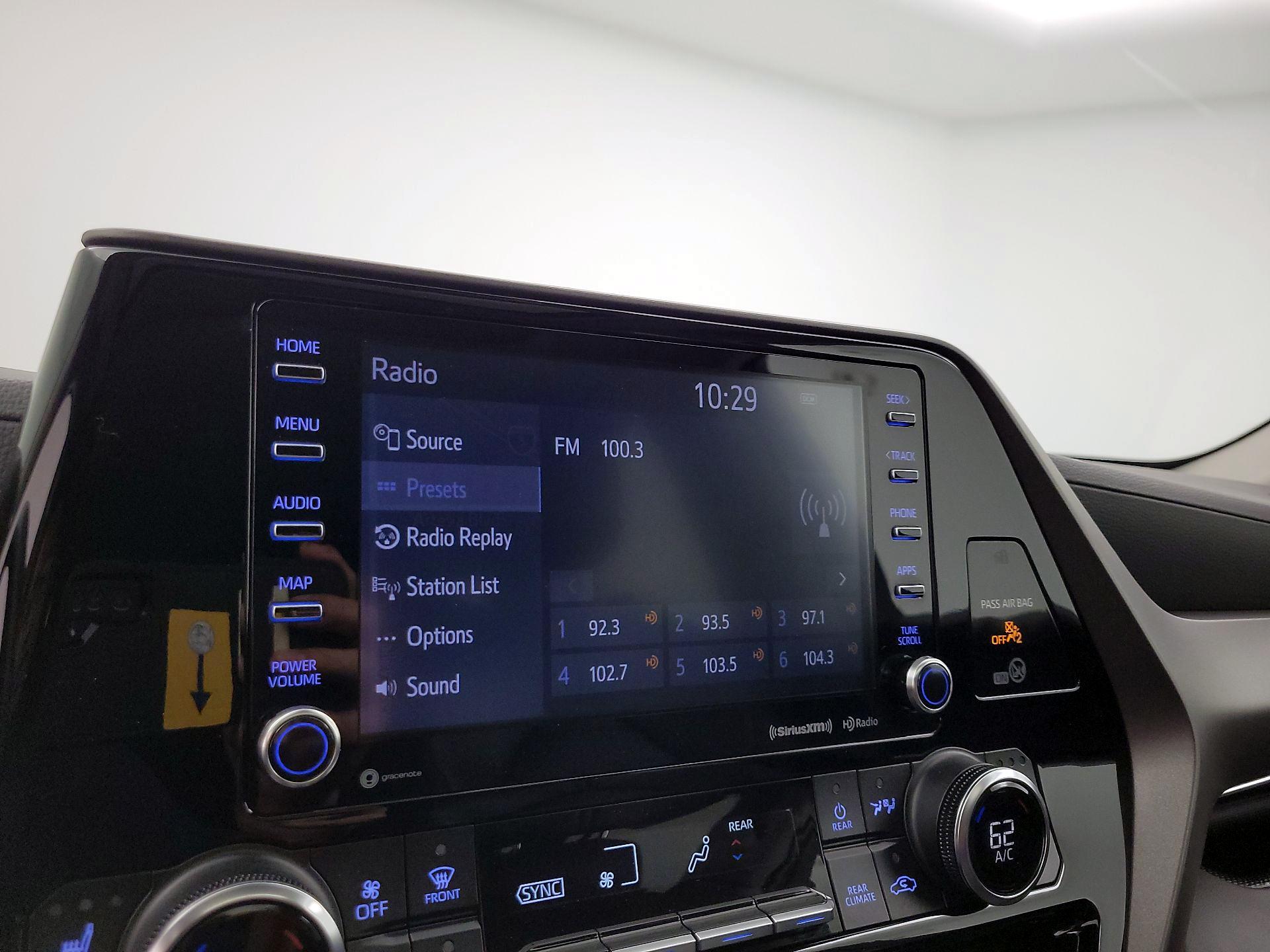 Thumbnail: 2022 Toyota Highlander - 16