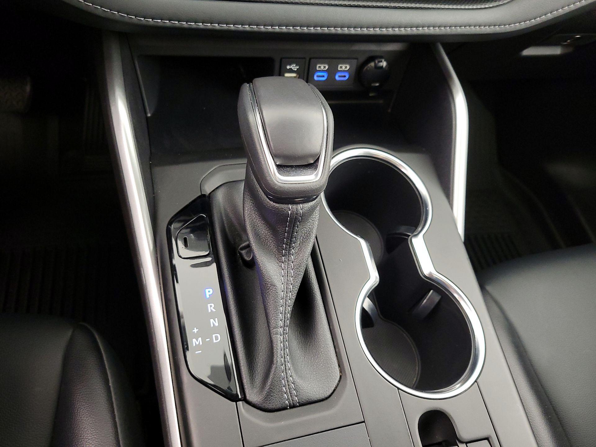 Thumbnail: 2022 Toyota Highlander - 18