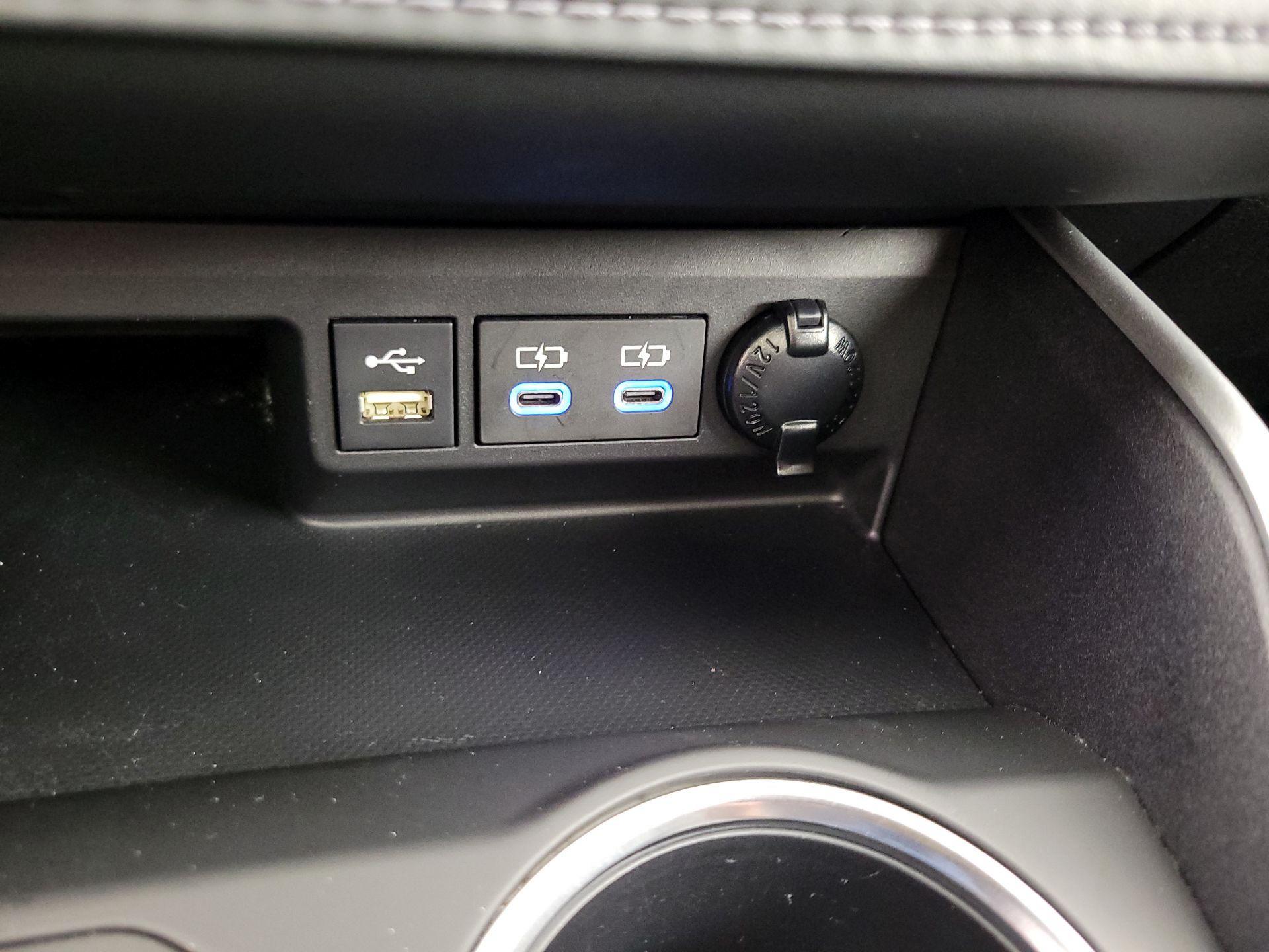 Thumbnail: 2022 Toyota Highlander - 19