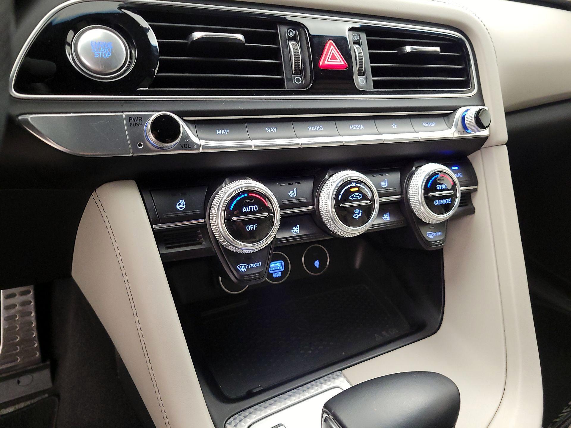 Thumbnail: 2022 Genesis G70 - 16