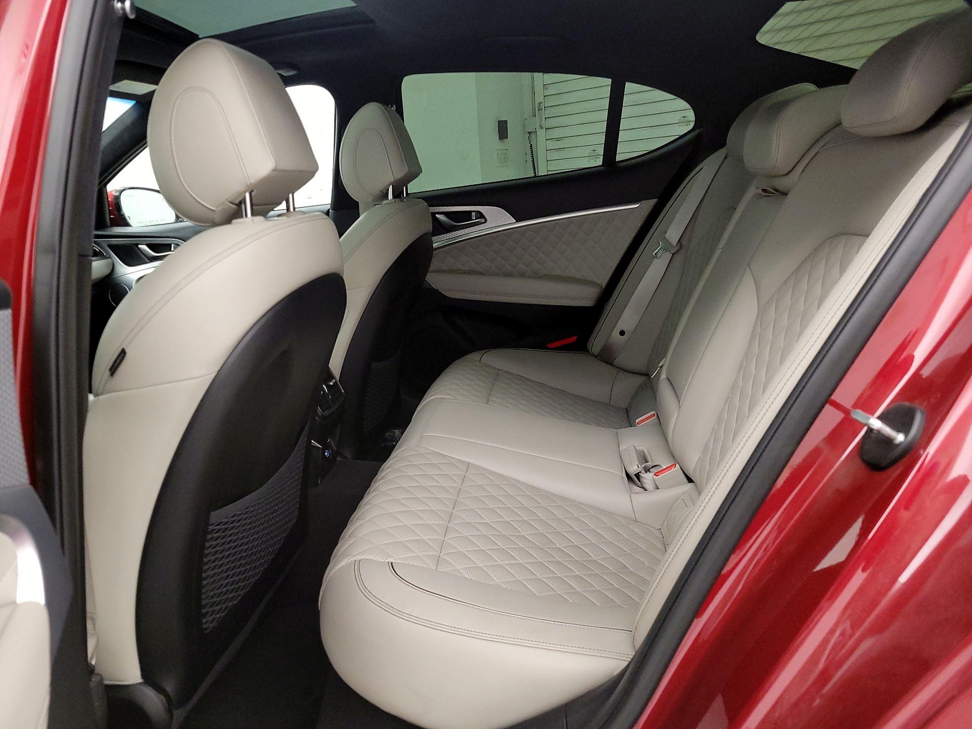 Thumbnail: 2022 Genesis G70 - 20