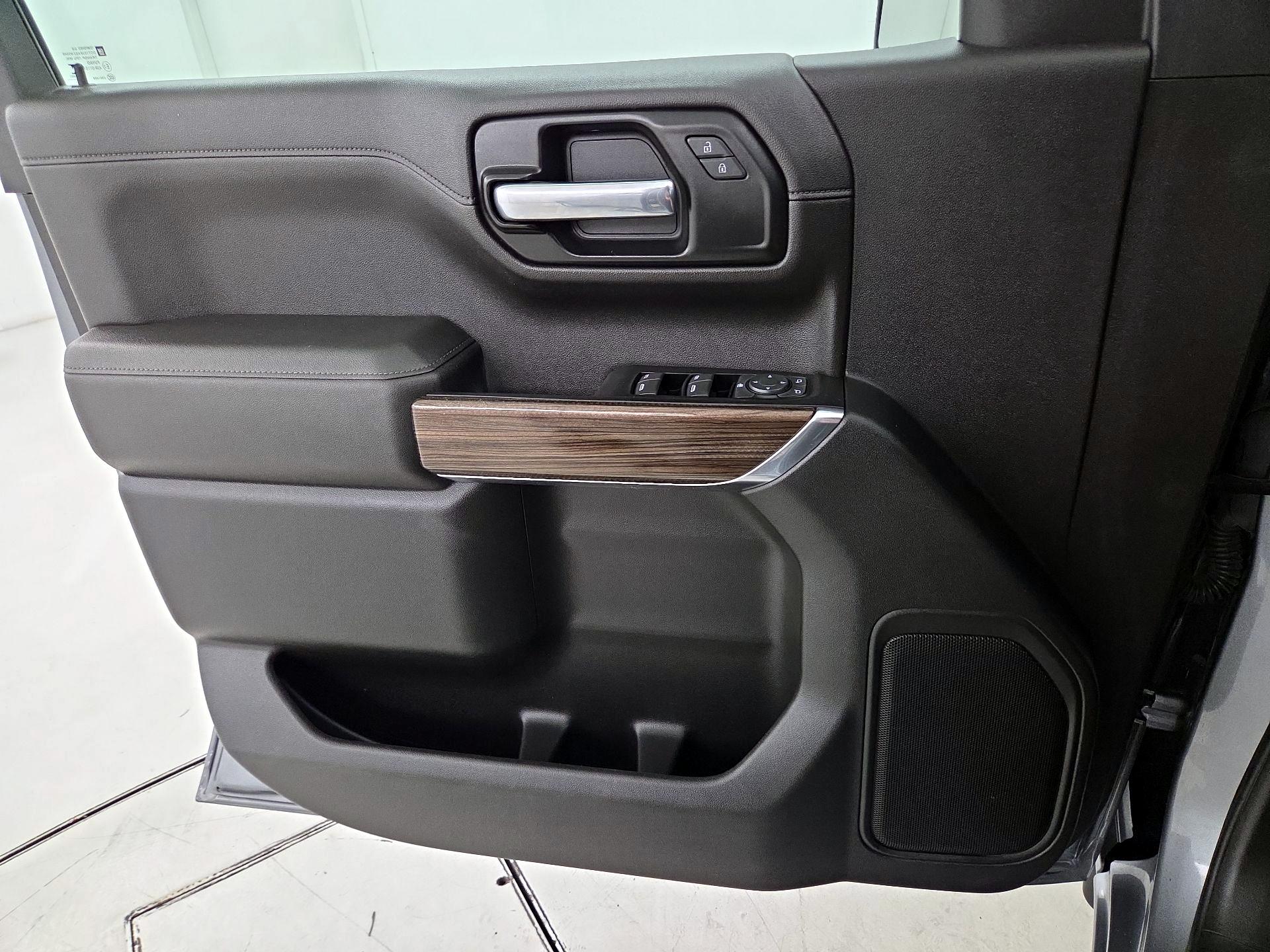 Thumbnail: 2020 Chevrolet Silverado 1500 - 12