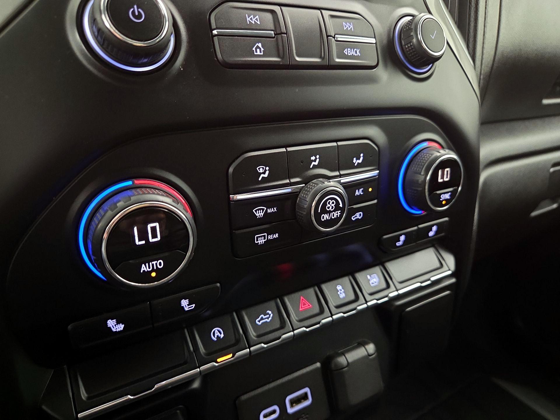 Thumbnail: 2020 Chevrolet Silverado 1500 - 16