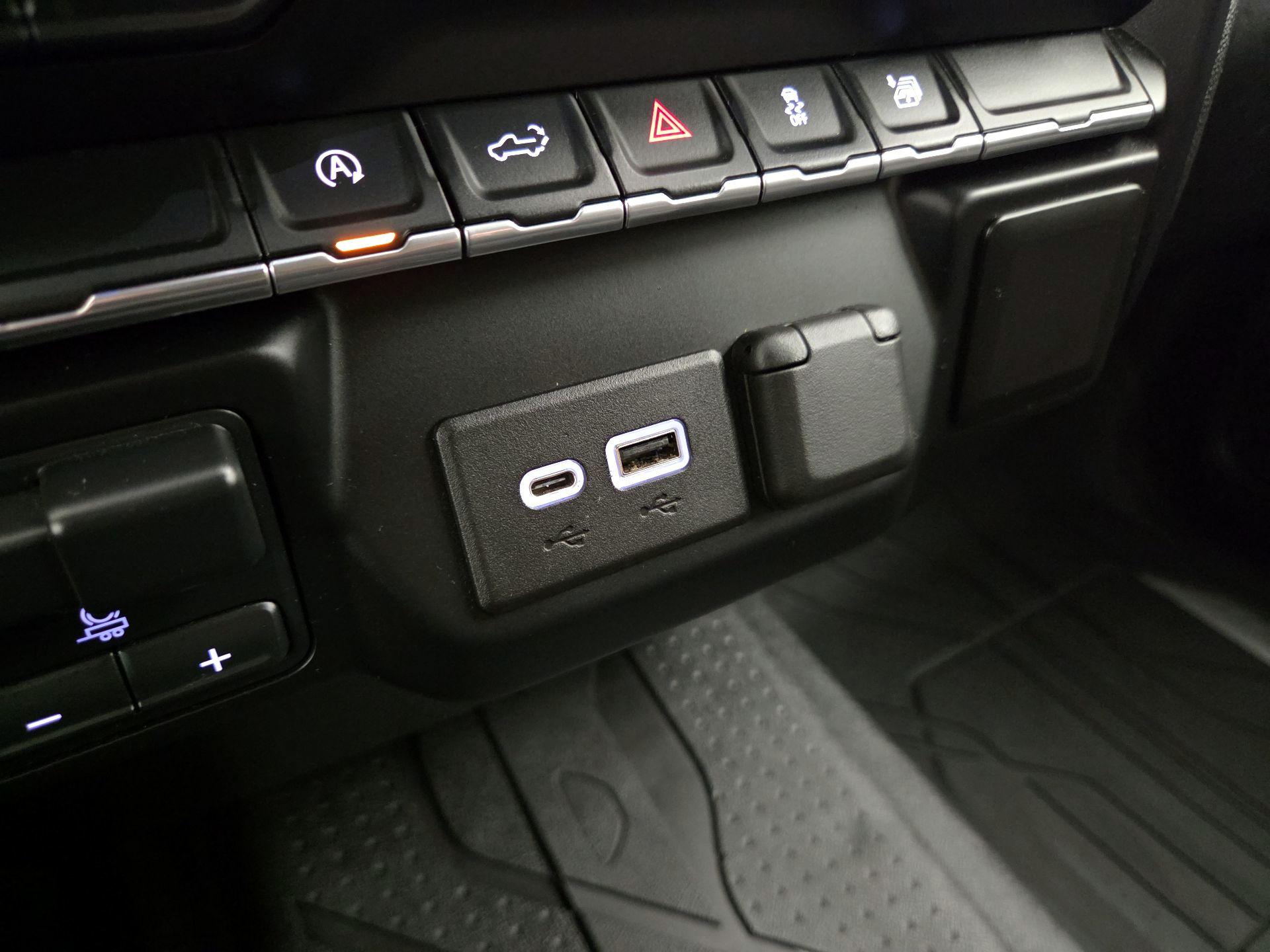 Thumbnail: 2020 Chevrolet Silverado 1500 - 18