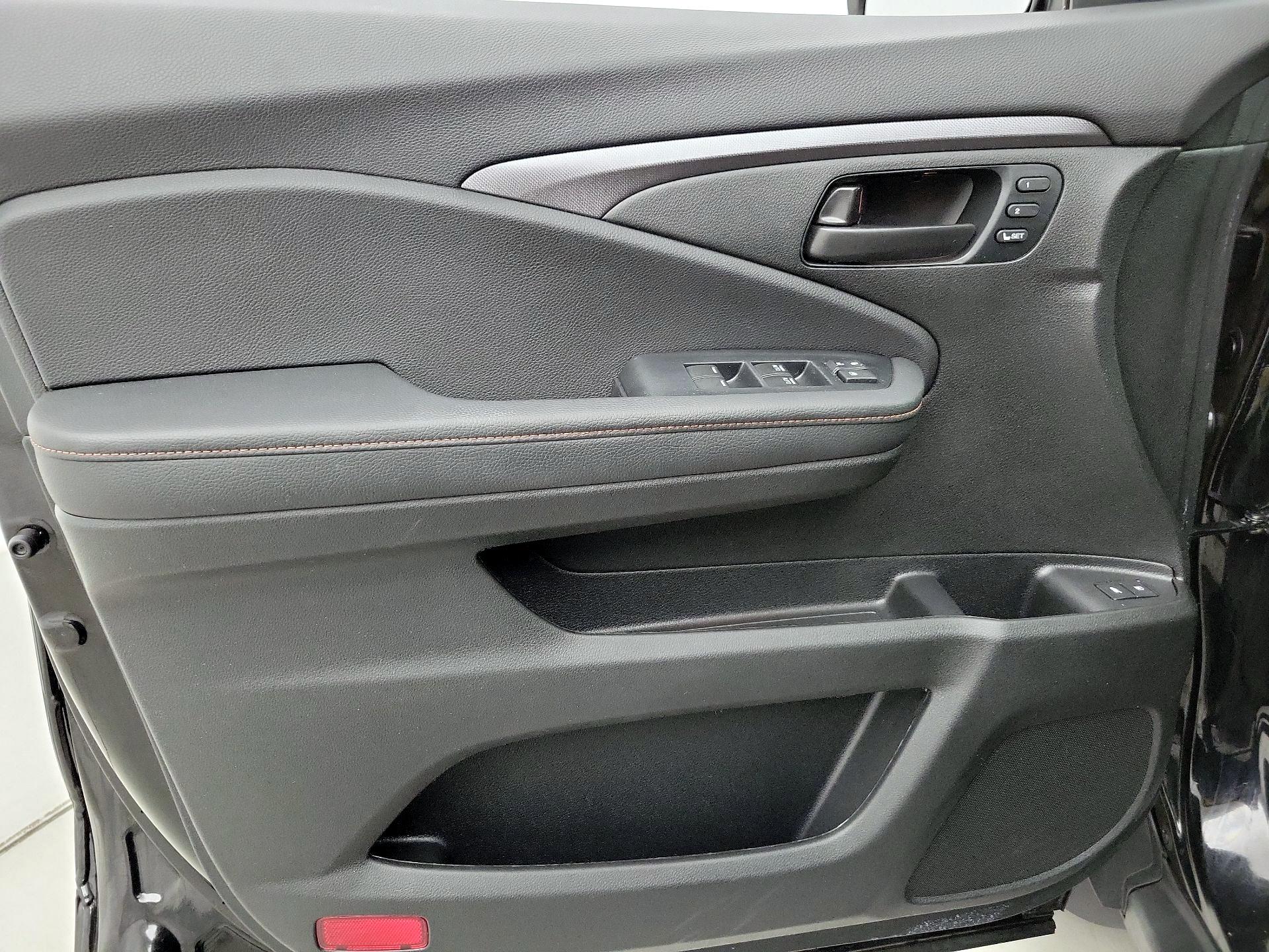 Thumbnail: 2023 Honda Passport - 12