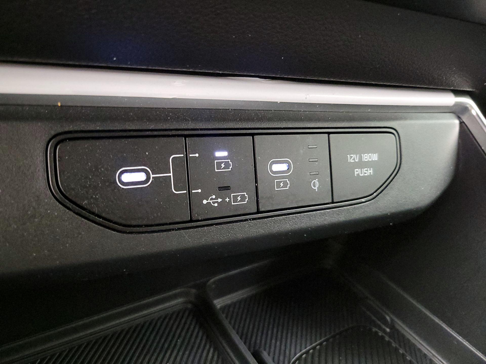 Thumbnail: 2025 Kia Carnival - 18