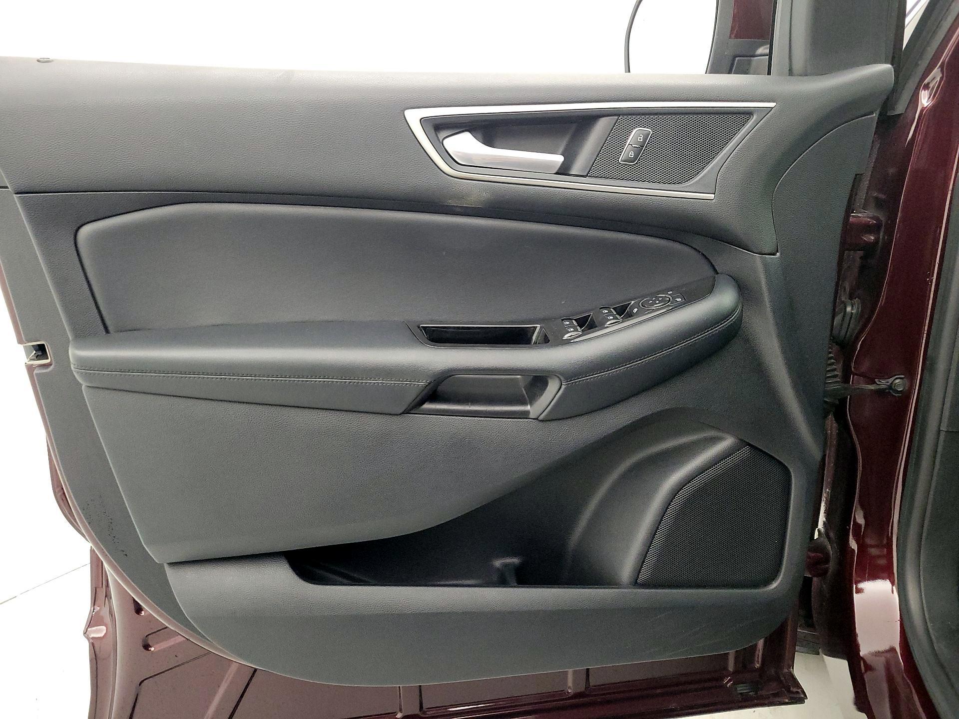 Thumbnail: 2020 Ford Edge - 12