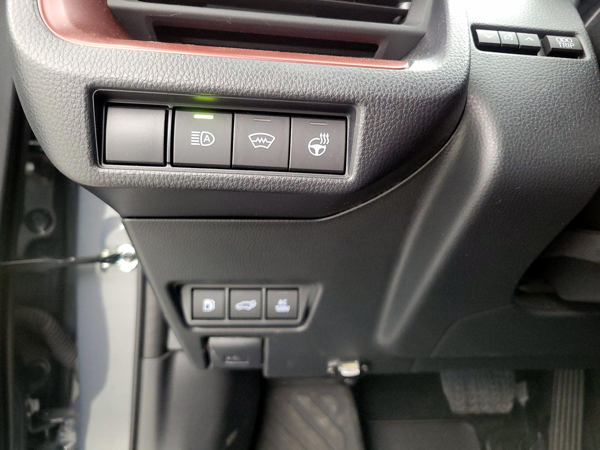 Thumbnail: 2024 Toyota Prius Prime - 13