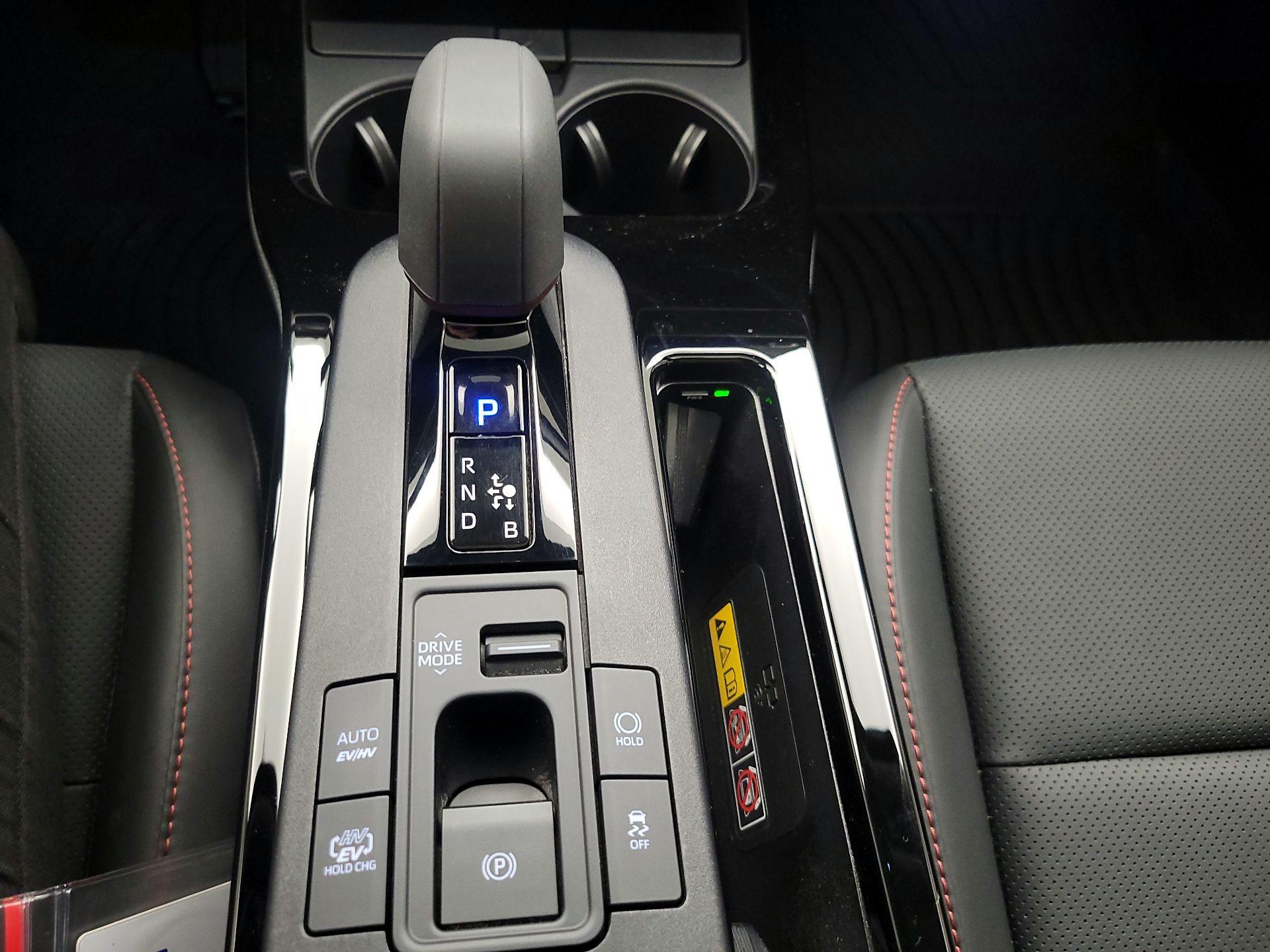 Thumbnail: 2024 Toyota Prius Prime - 18