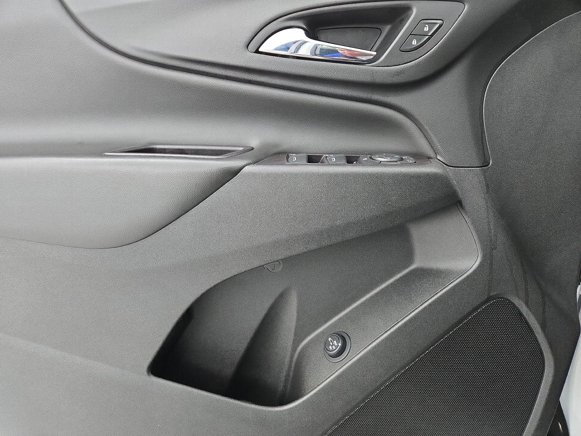 Thumbnail: 2022 Chevrolet Equinox - 12