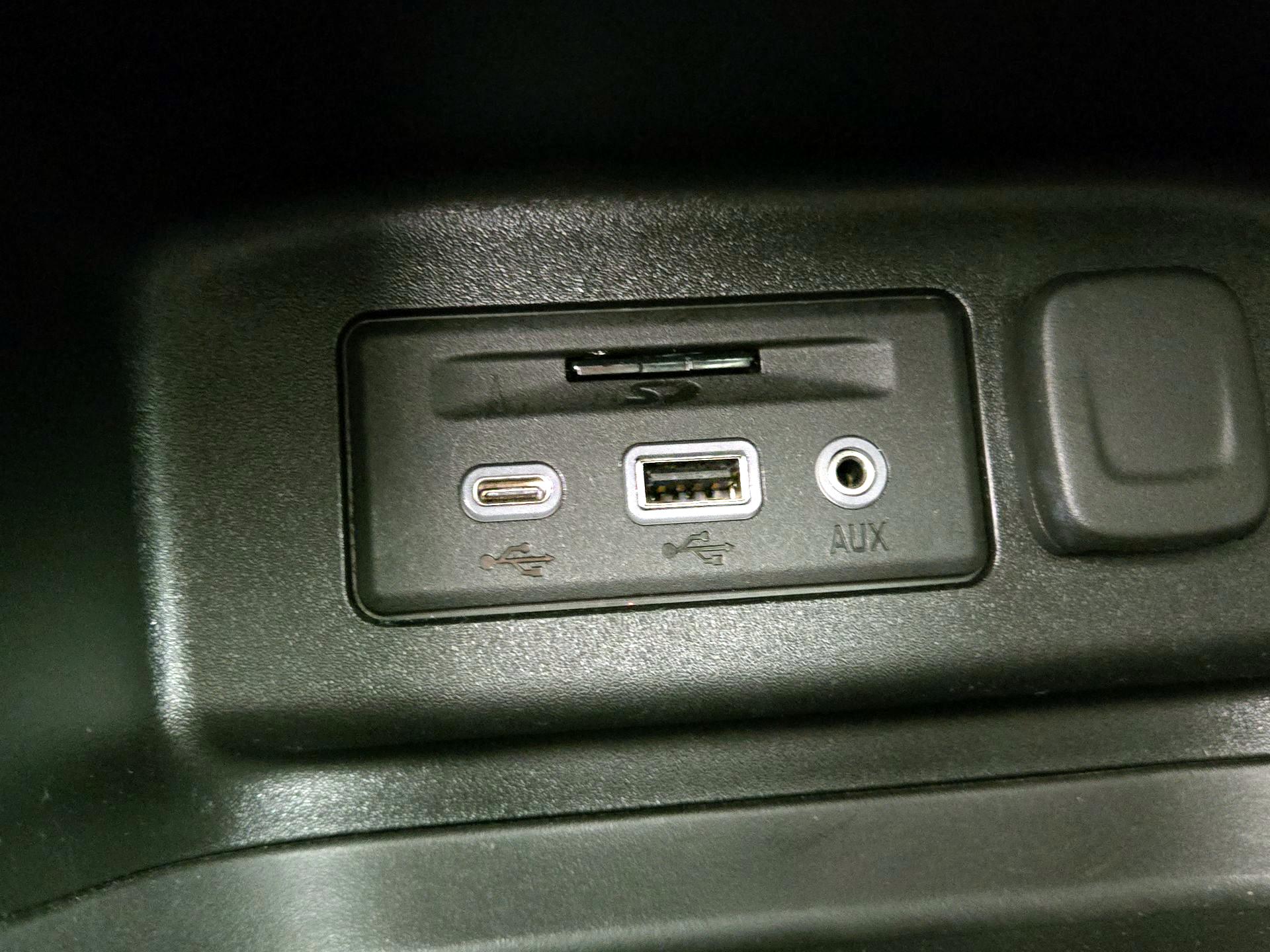 Thumbnail: 2022 Chevrolet Equinox - 19