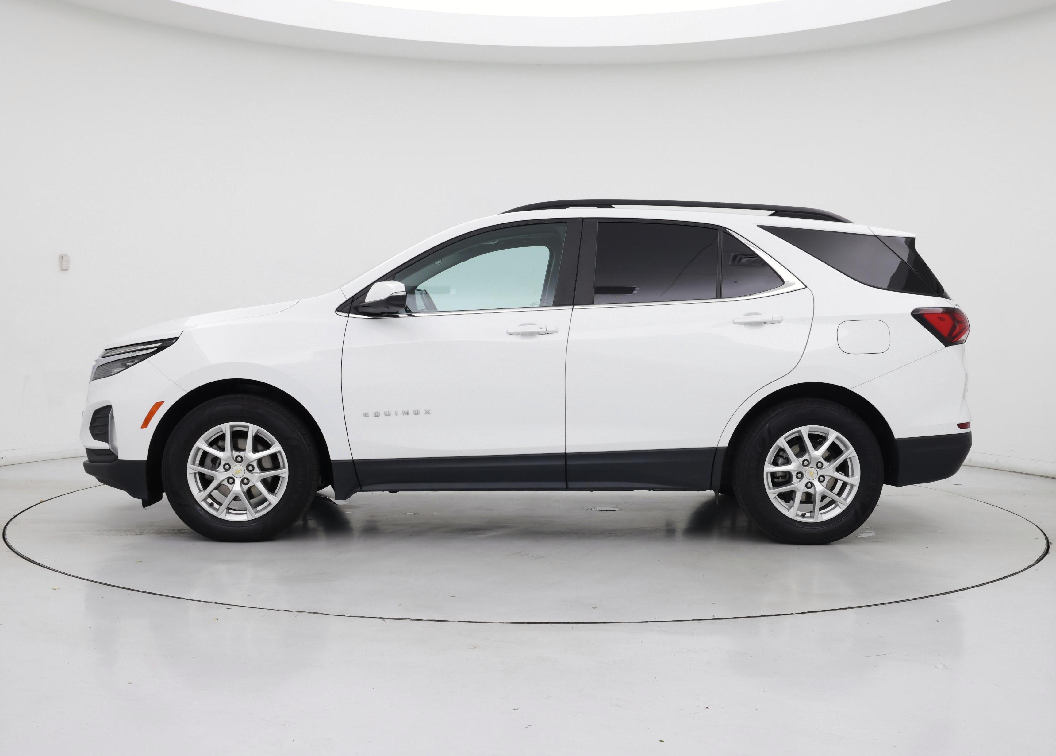 Thumbnail: 2022 Chevrolet Equinox - 3