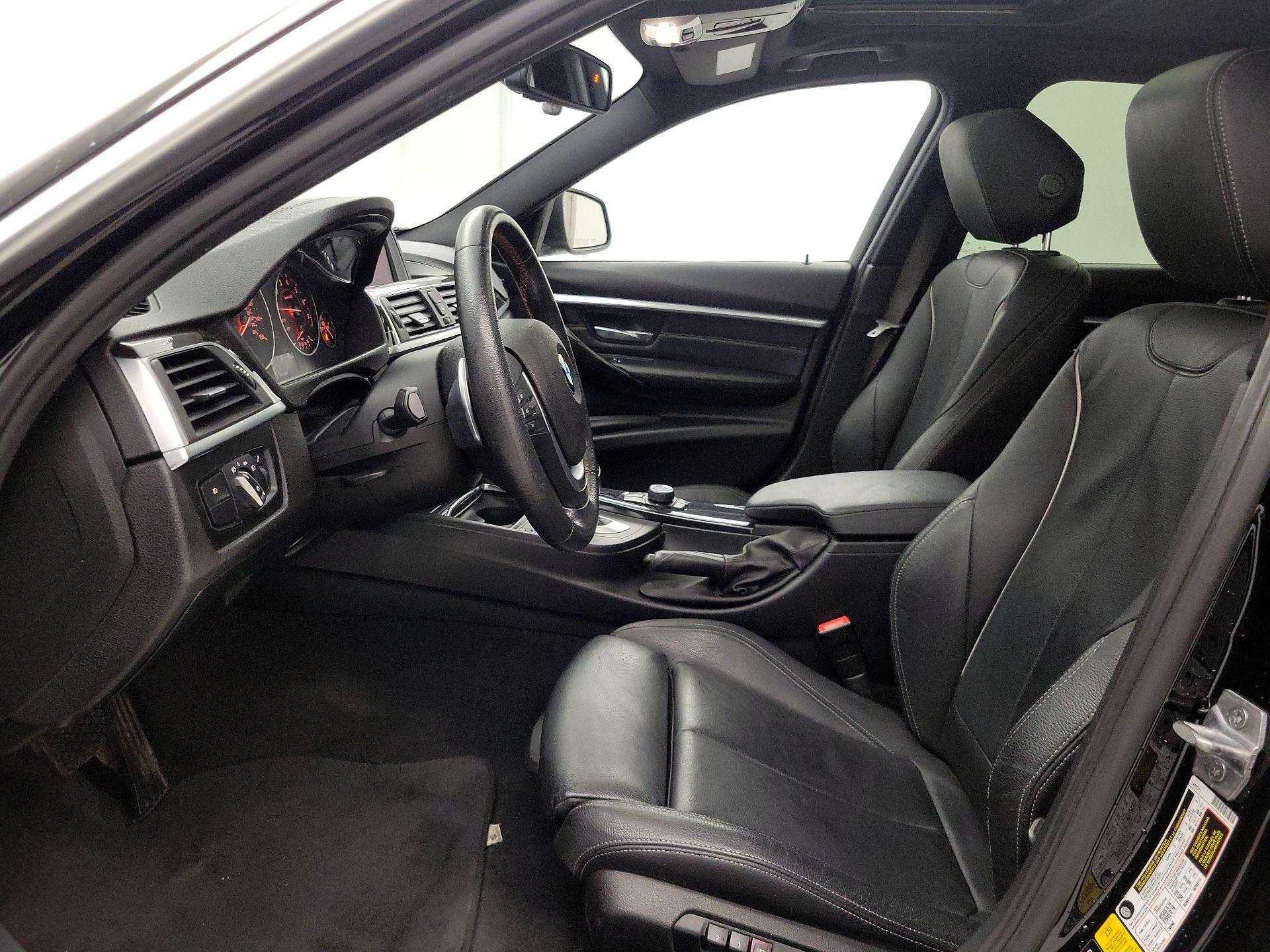 Thumbnail: 2018 BMW 3 Series - 11