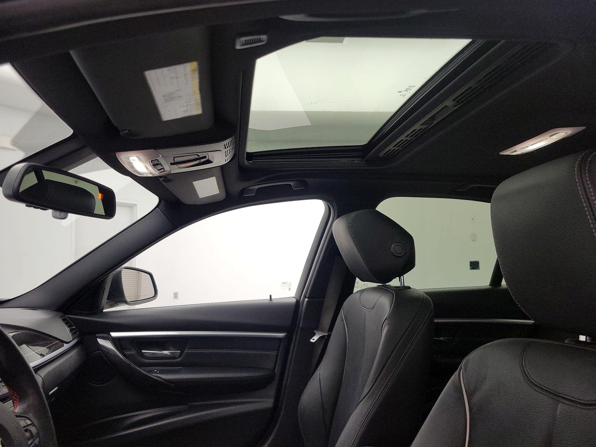 Thumbnail: 2018 BMW 3 Series - 18