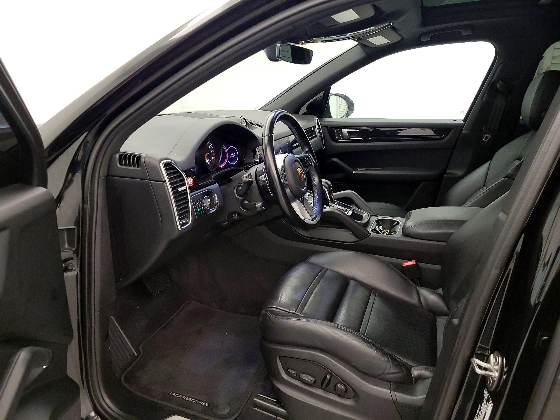 Thumbnail: 2022 Porsche Cayenne - 11