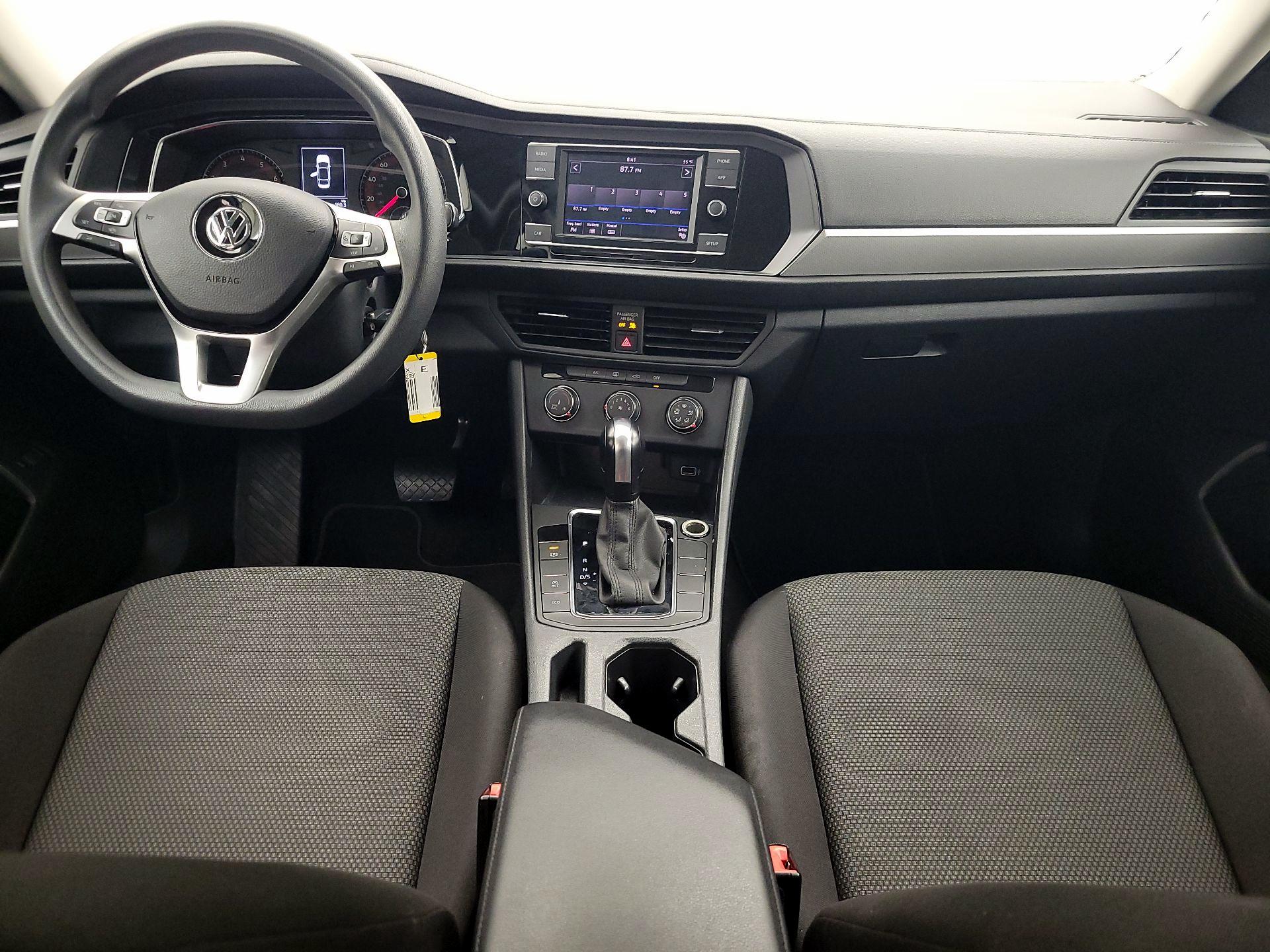 Thumbnail: 2019 Volkswagen Jetta - 9