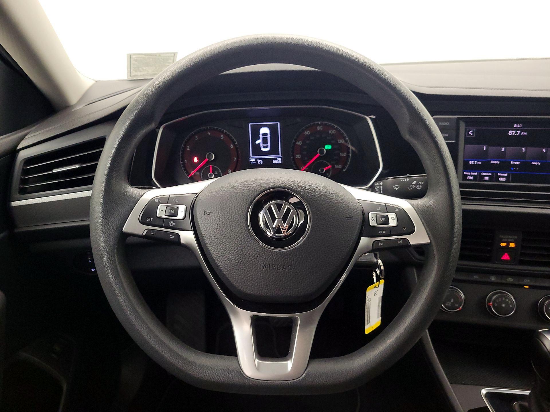 Thumbnail: 2019 Volkswagen Jetta - 10