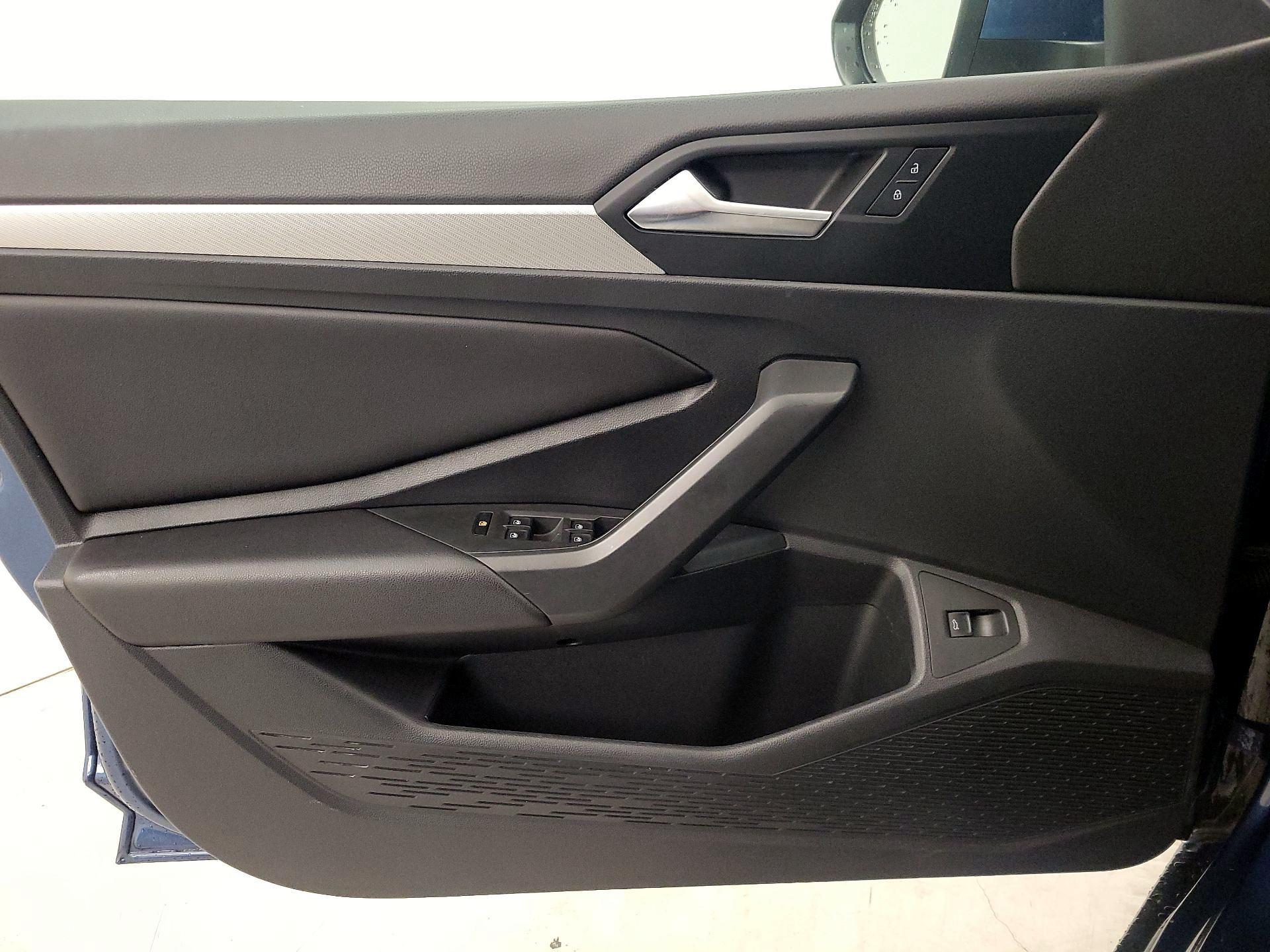 Thumbnail: 2019 Volkswagen Jetta - 12