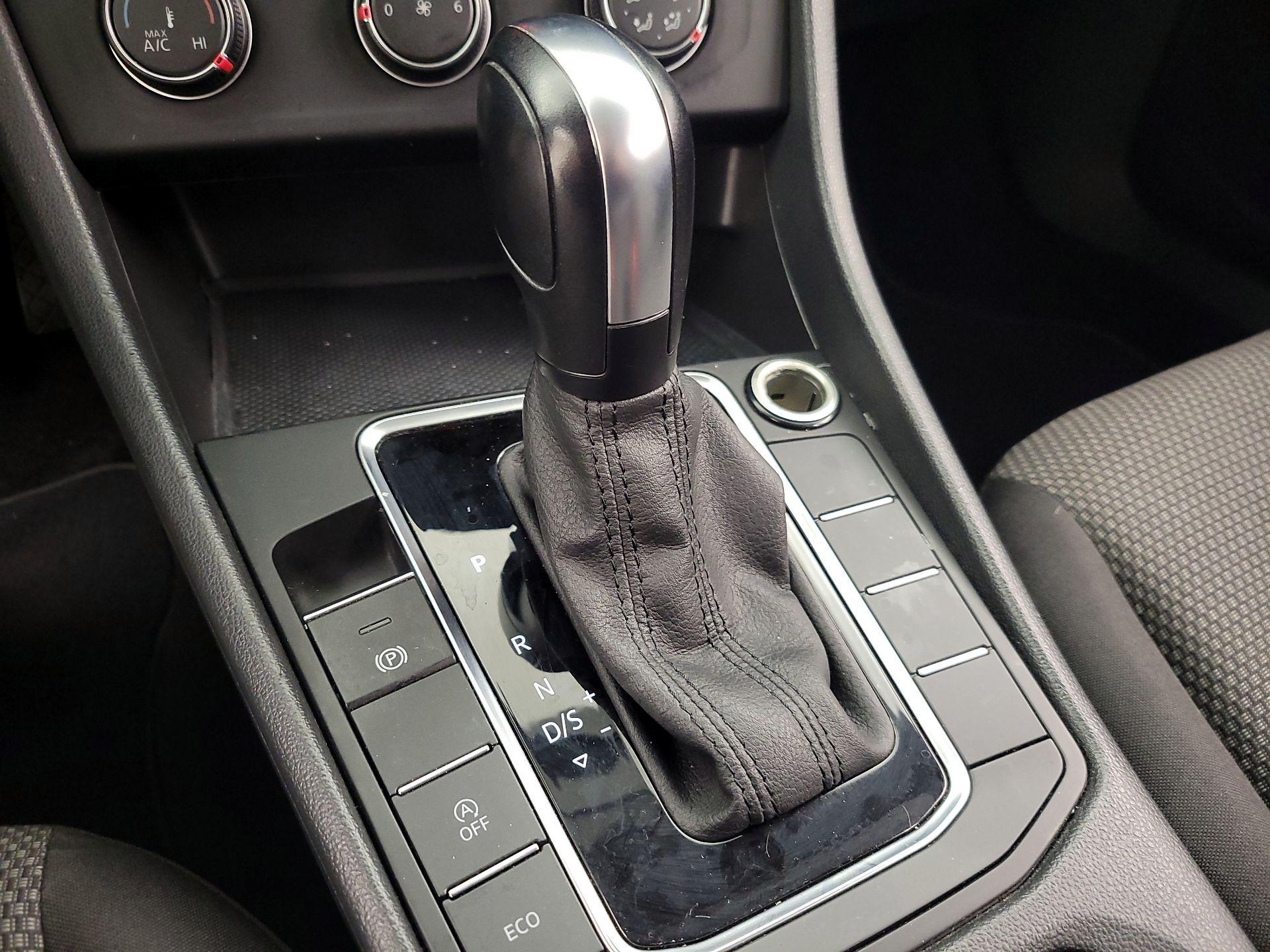 Thumbnail: 2019 Volkswagen Jetta - 17