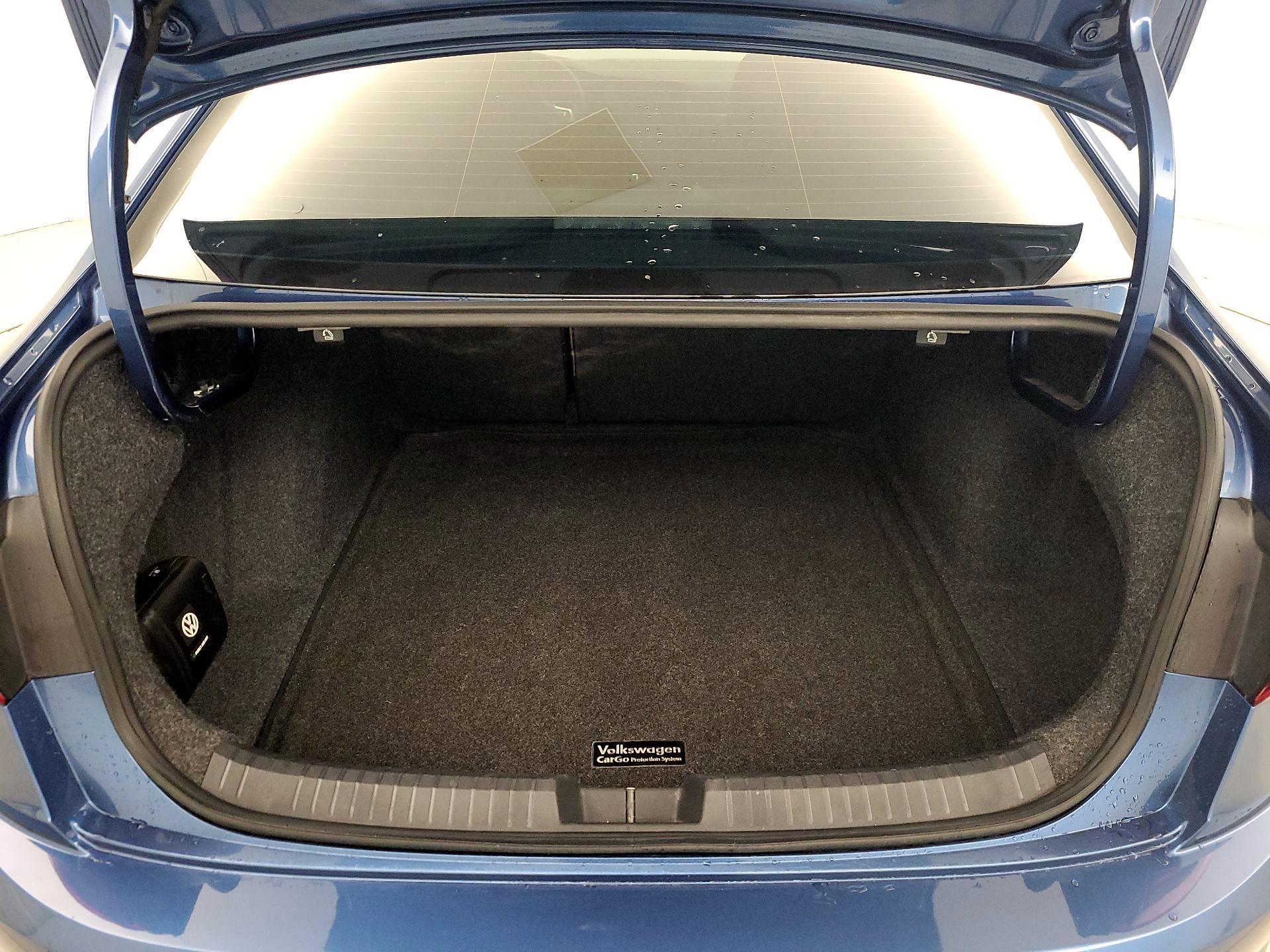 Thumbnail: 2019 Volkswagen Jetta - 20