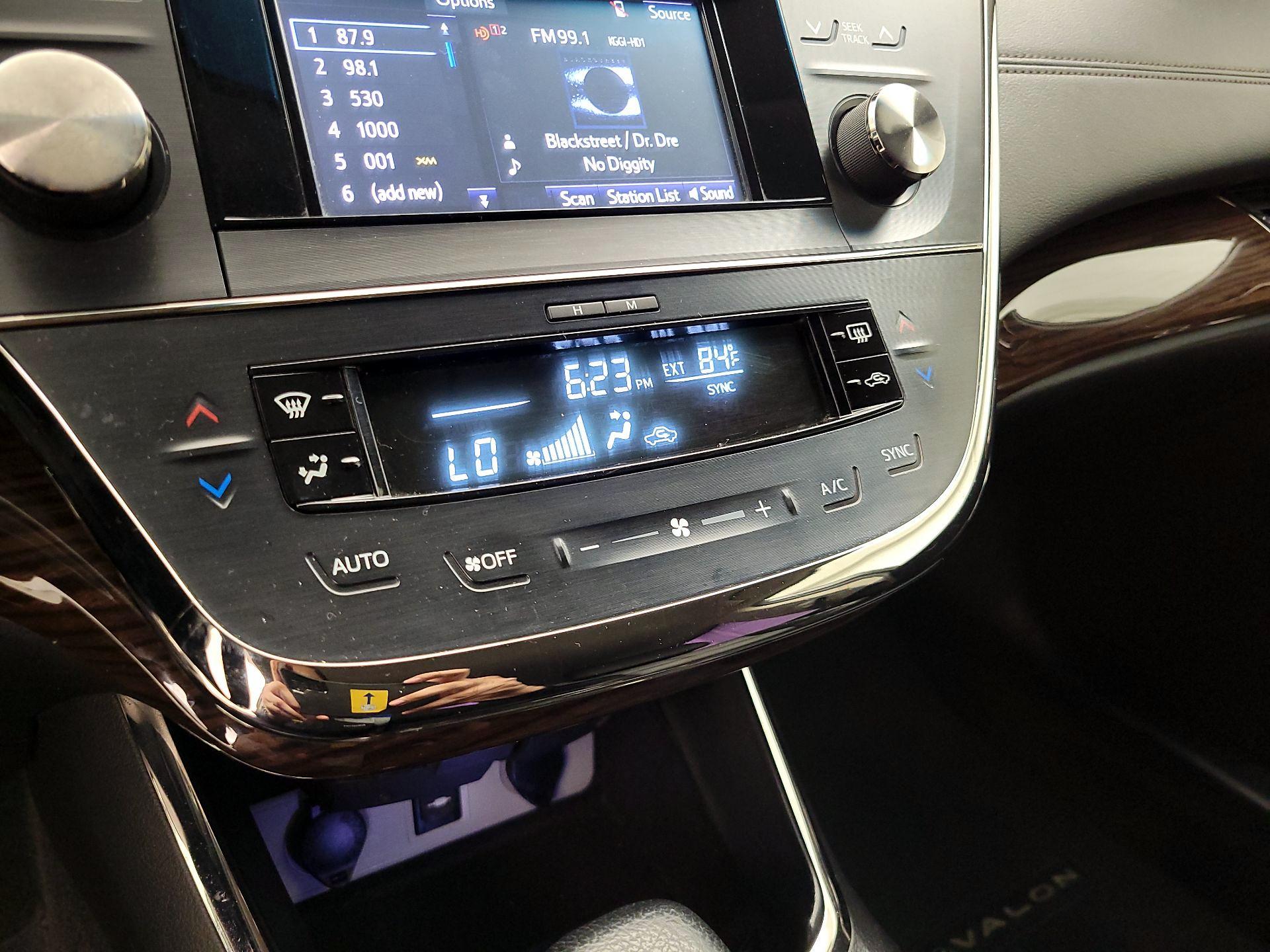 Thumbnail: 2015 Toyota Avalon - 16