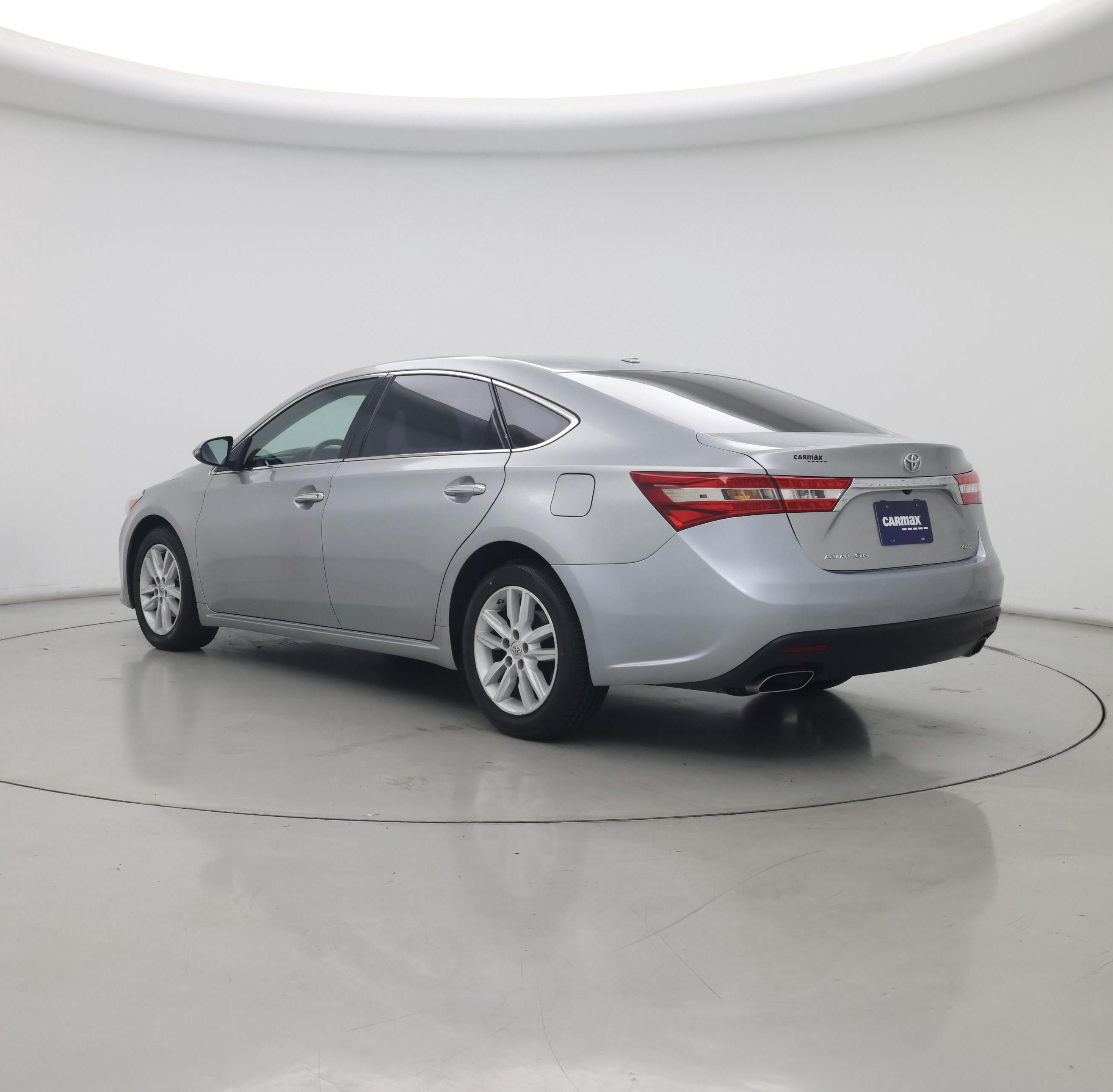 Thumbnail: 2015 Toyota Avalon - 2