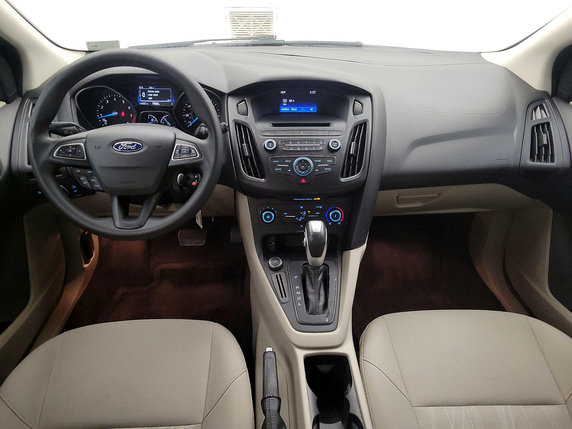 Thumbnail: 2015 Ford Focus - 9