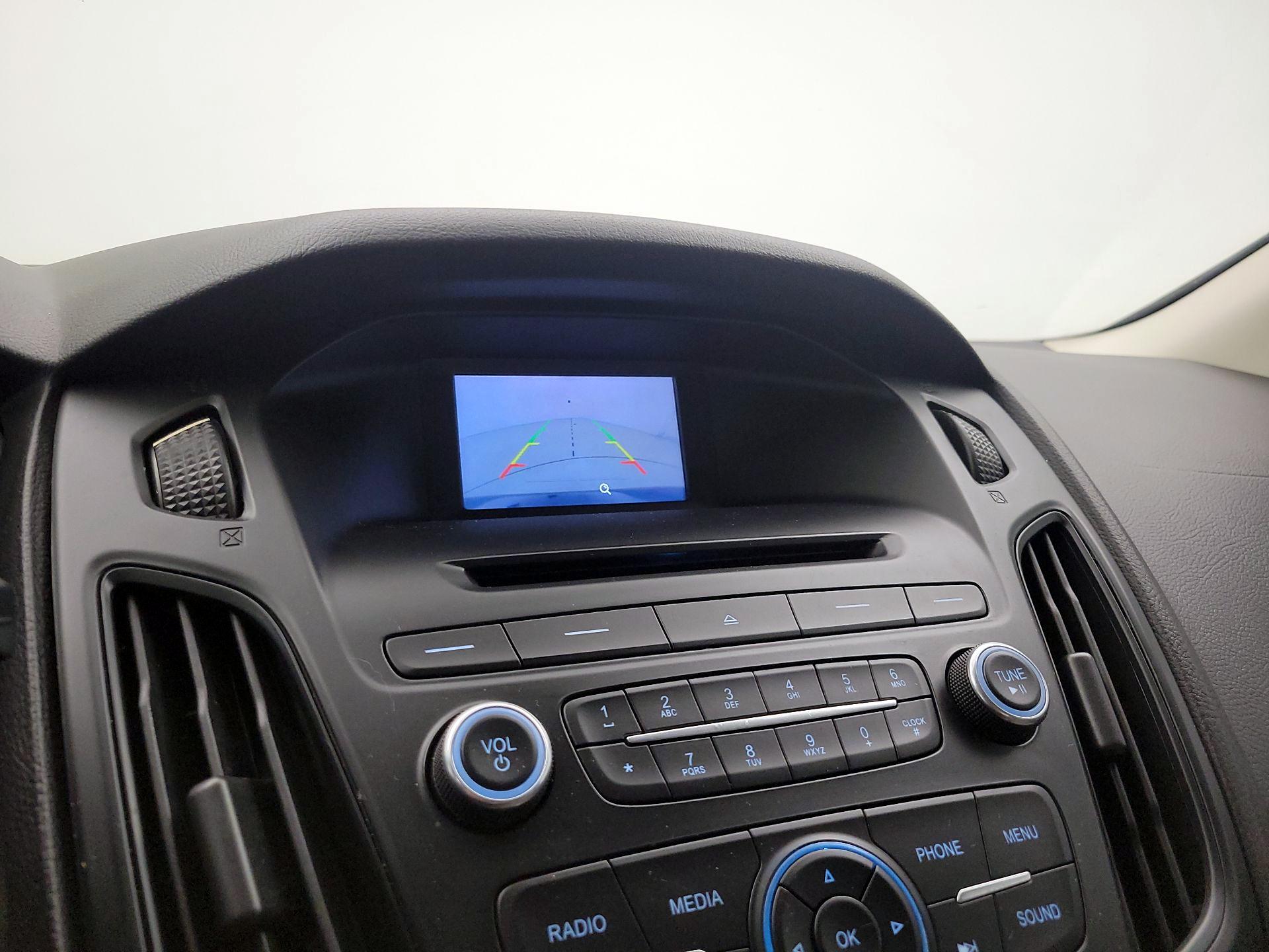 Thumbnail: 2015 Ford Focus - 14