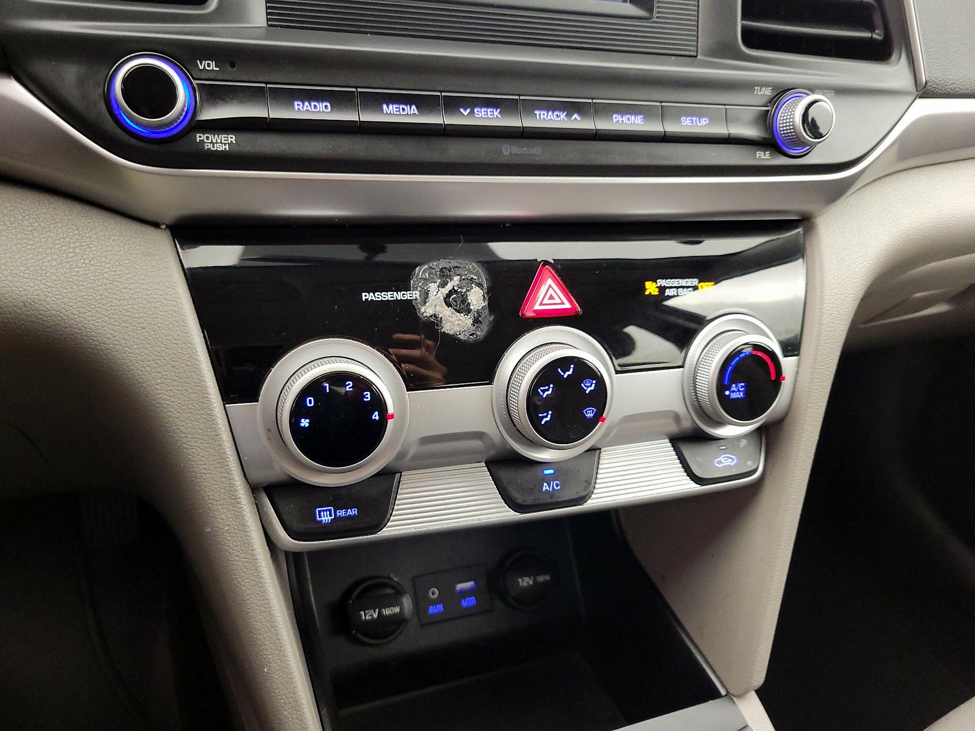 Thumbnail: 2019 Hyundai Elantra - 16