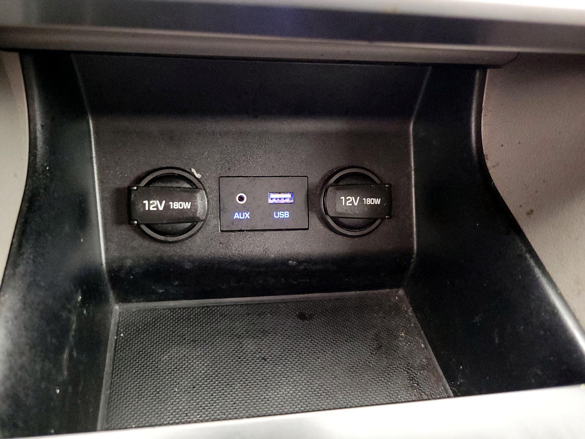 Thumbnail: 2019 Hyundai Elantra - 18