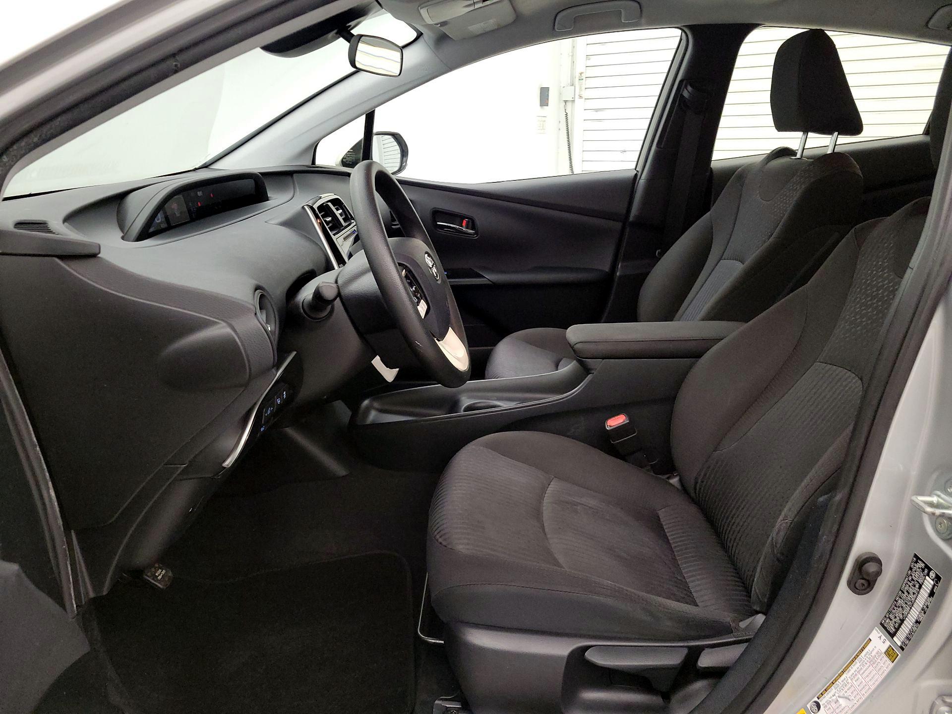 Thumbnail: 2018 Toyota Prius - 11