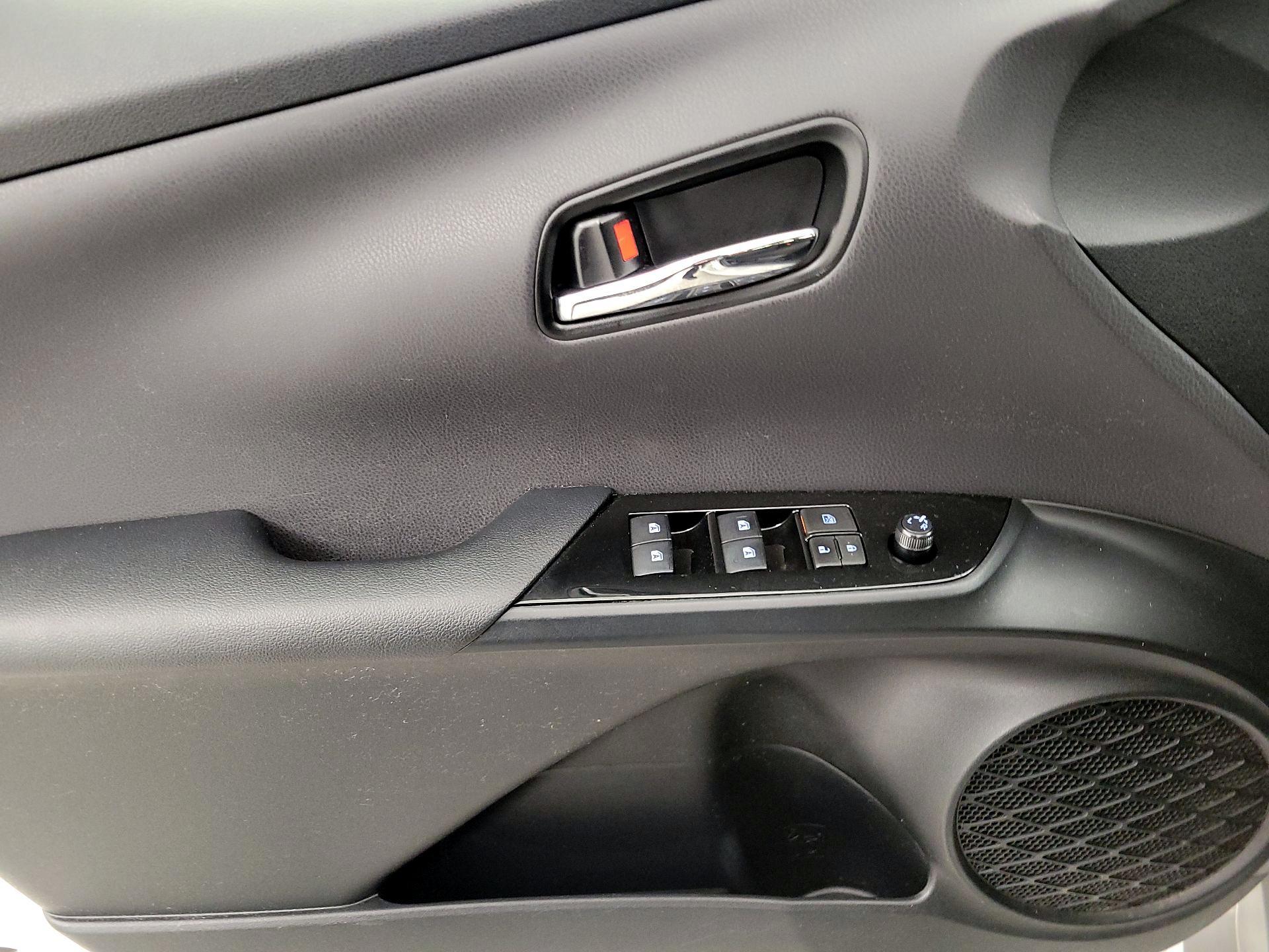 Thumbnail: 2018 Toyota Prius - 12