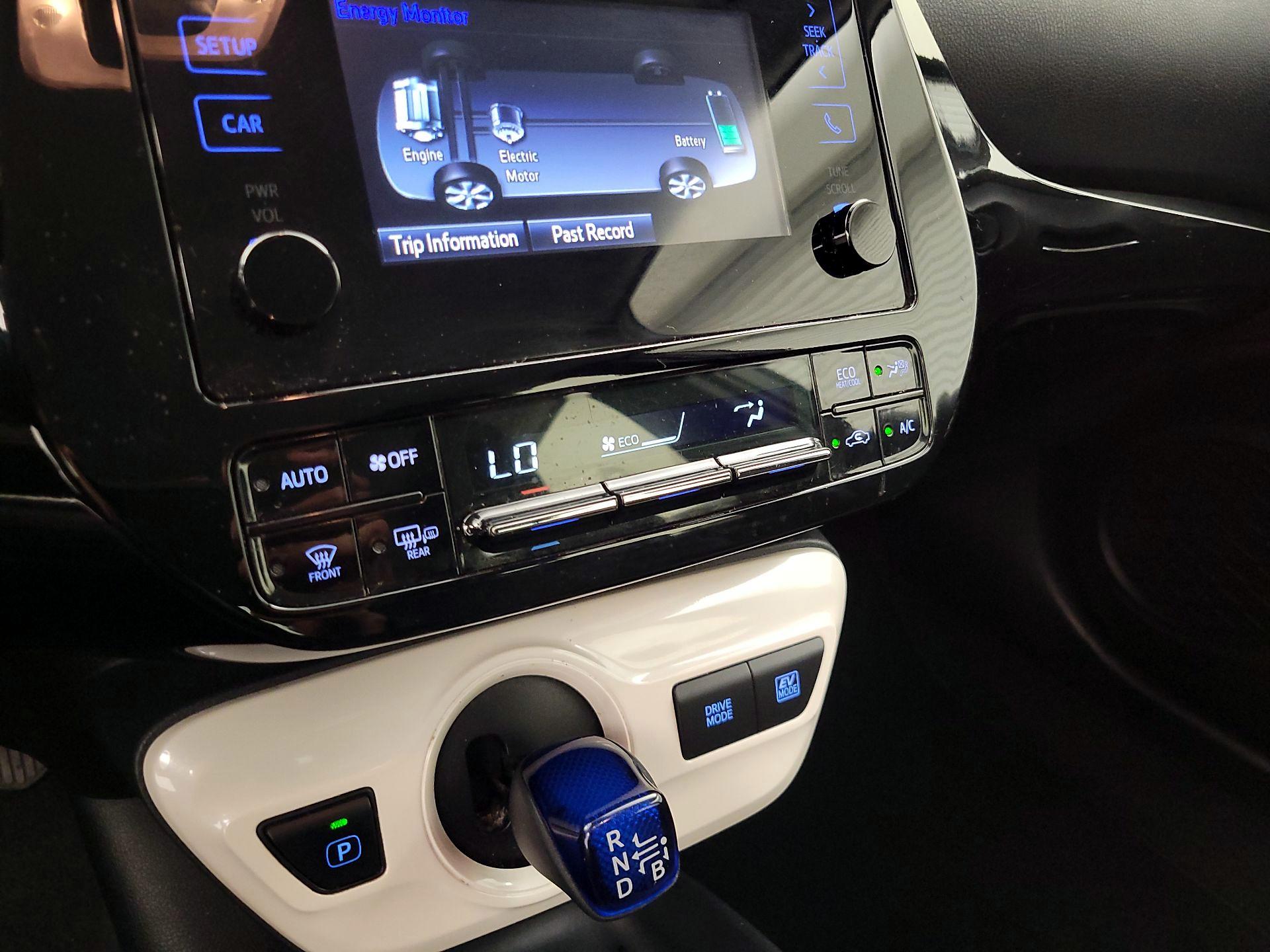 Thumbnail: 2018 Toyota Prius - 16