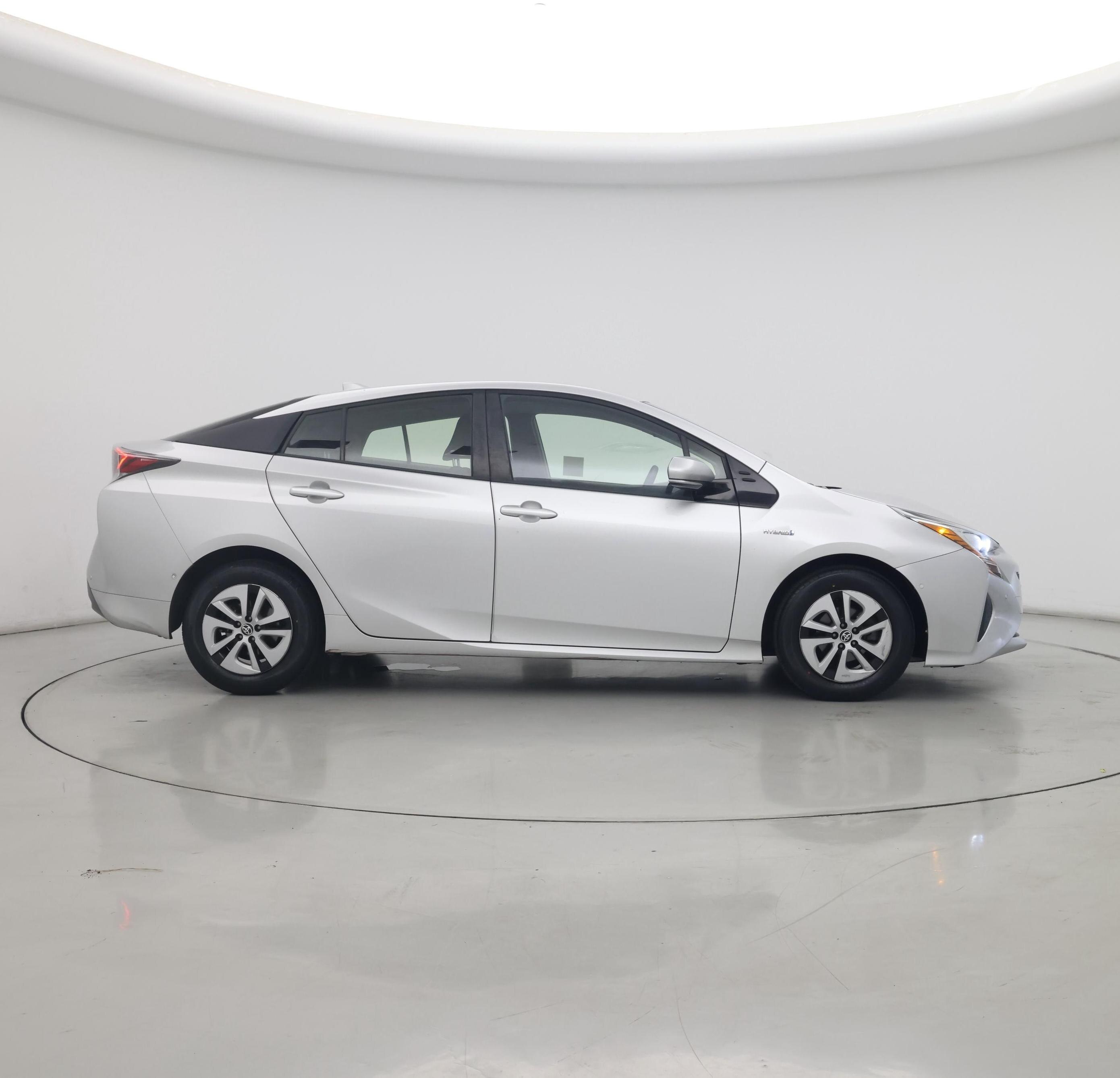 Thumbnail: 2018 Toyota Prius - 7