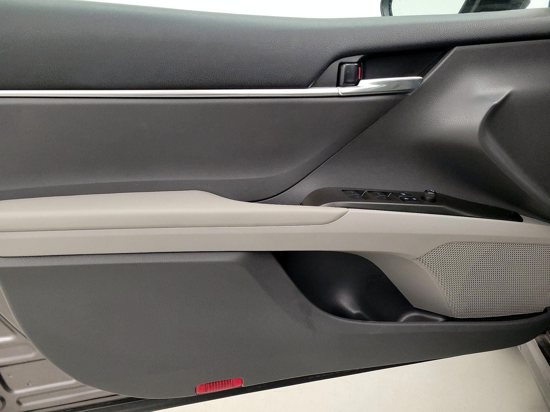 Thumbnail: 2022 Toyota Camry - 12