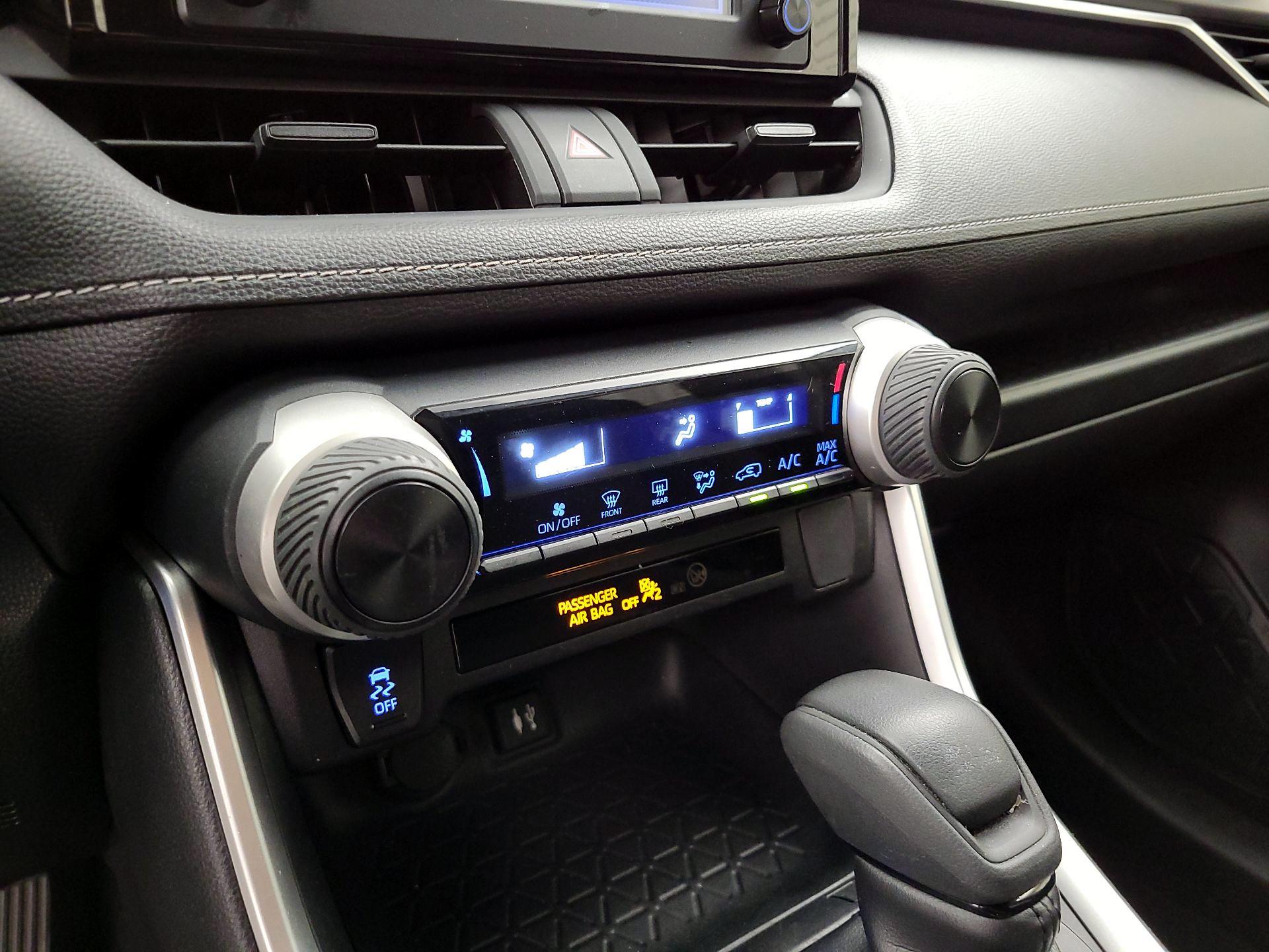 Thumbnail: 2019 Toyota RAV4 - 16