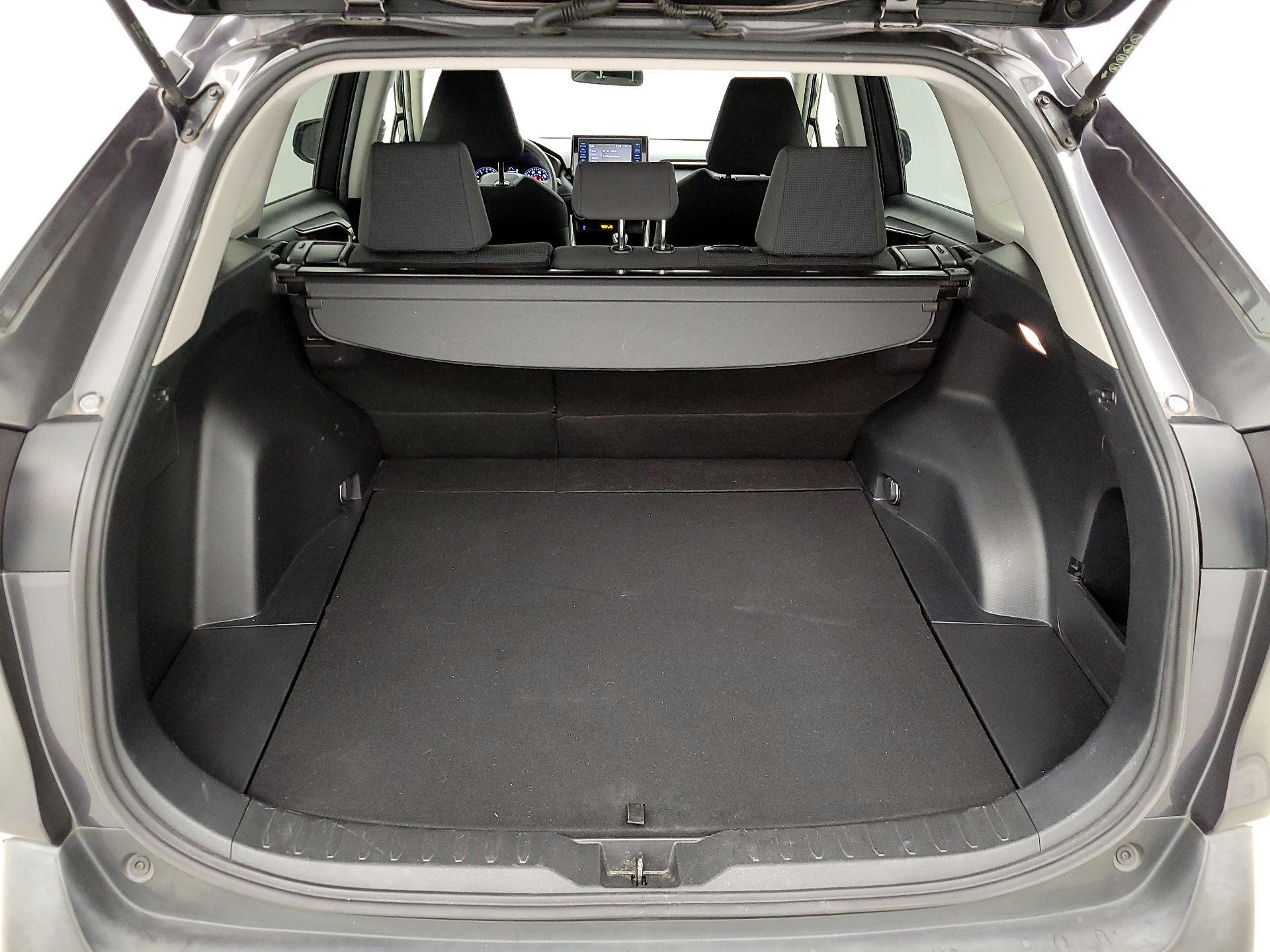 Thumbnail: 2019 Toyota RAV4 - 20