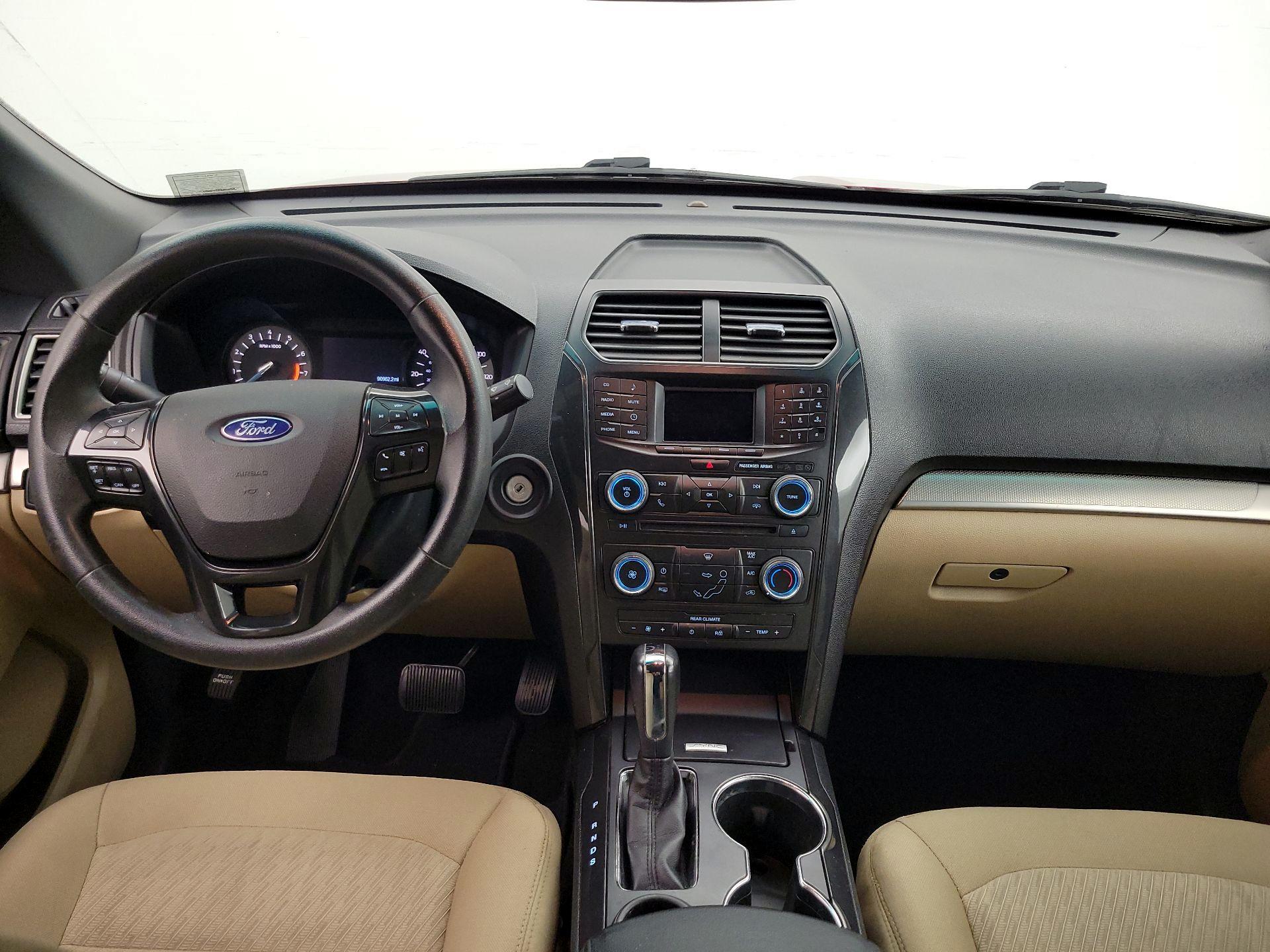 Thumbnail: 2016 Ford Explorer - 9