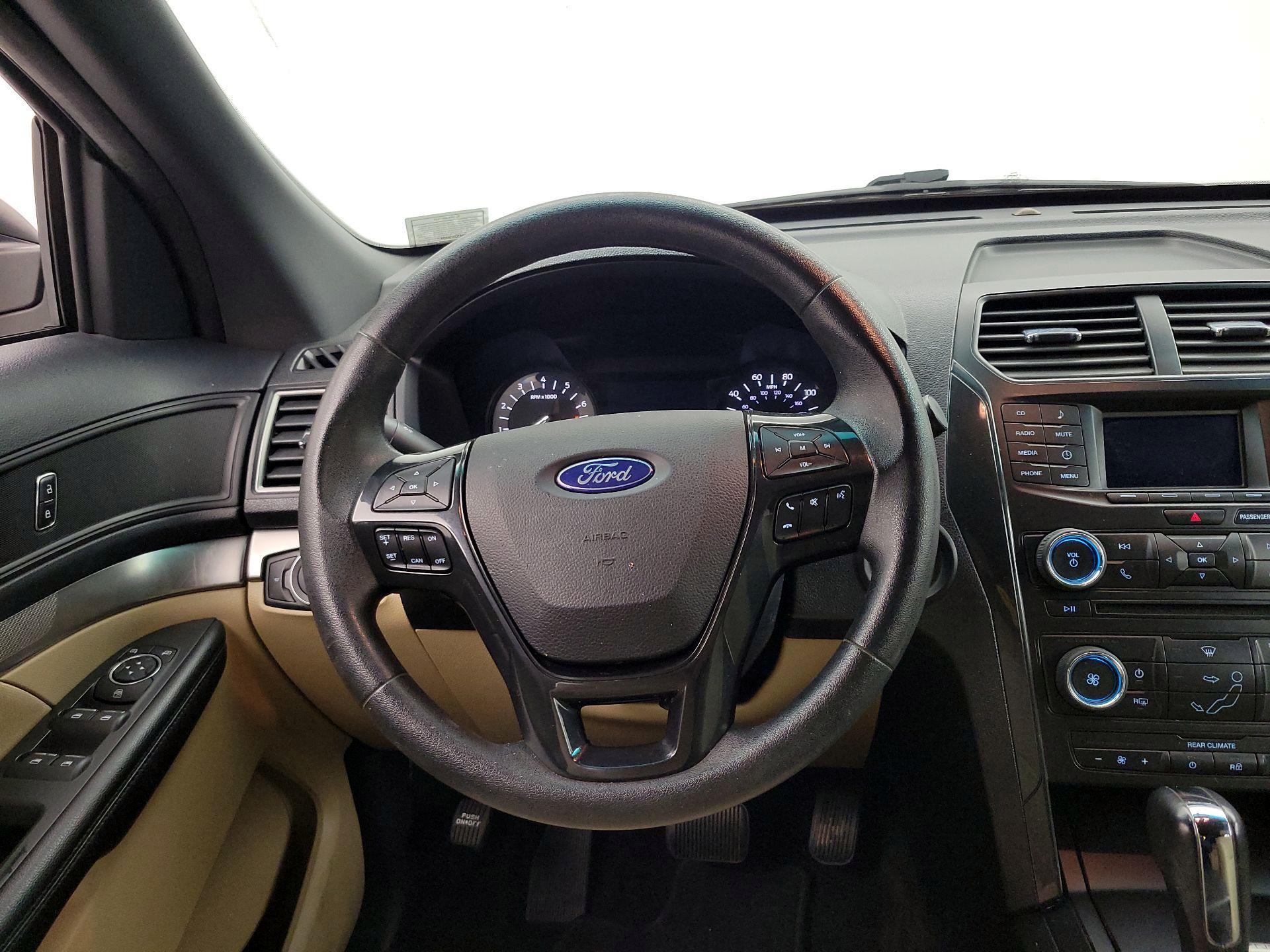 Thumbnail: 2016 Ford Explorer - 10