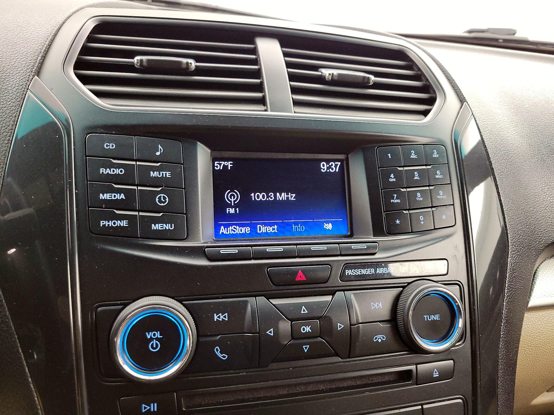 Thumbnail: 2016 Ford Explorer - 15