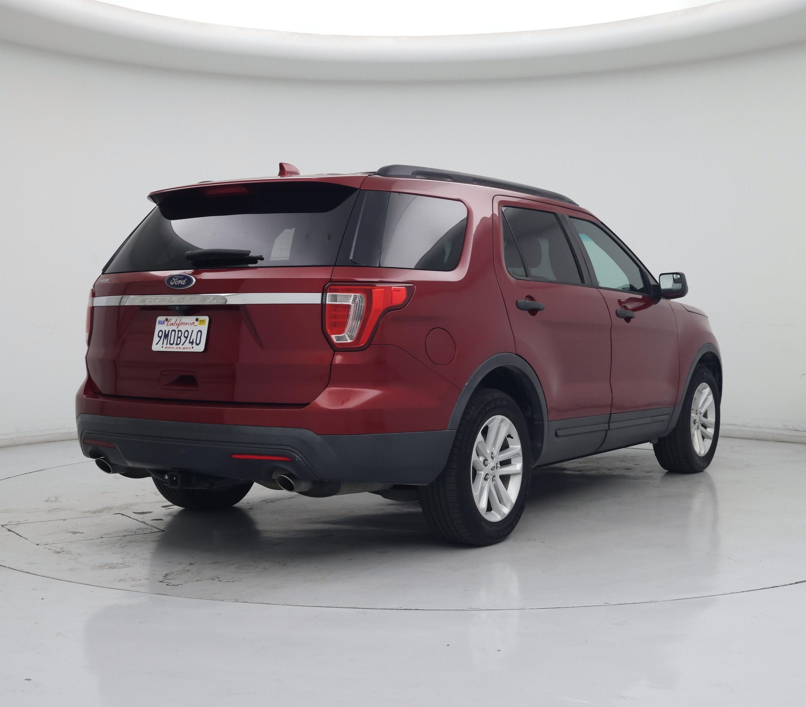 Thumbnail: 2016 Ford Explorer - 8